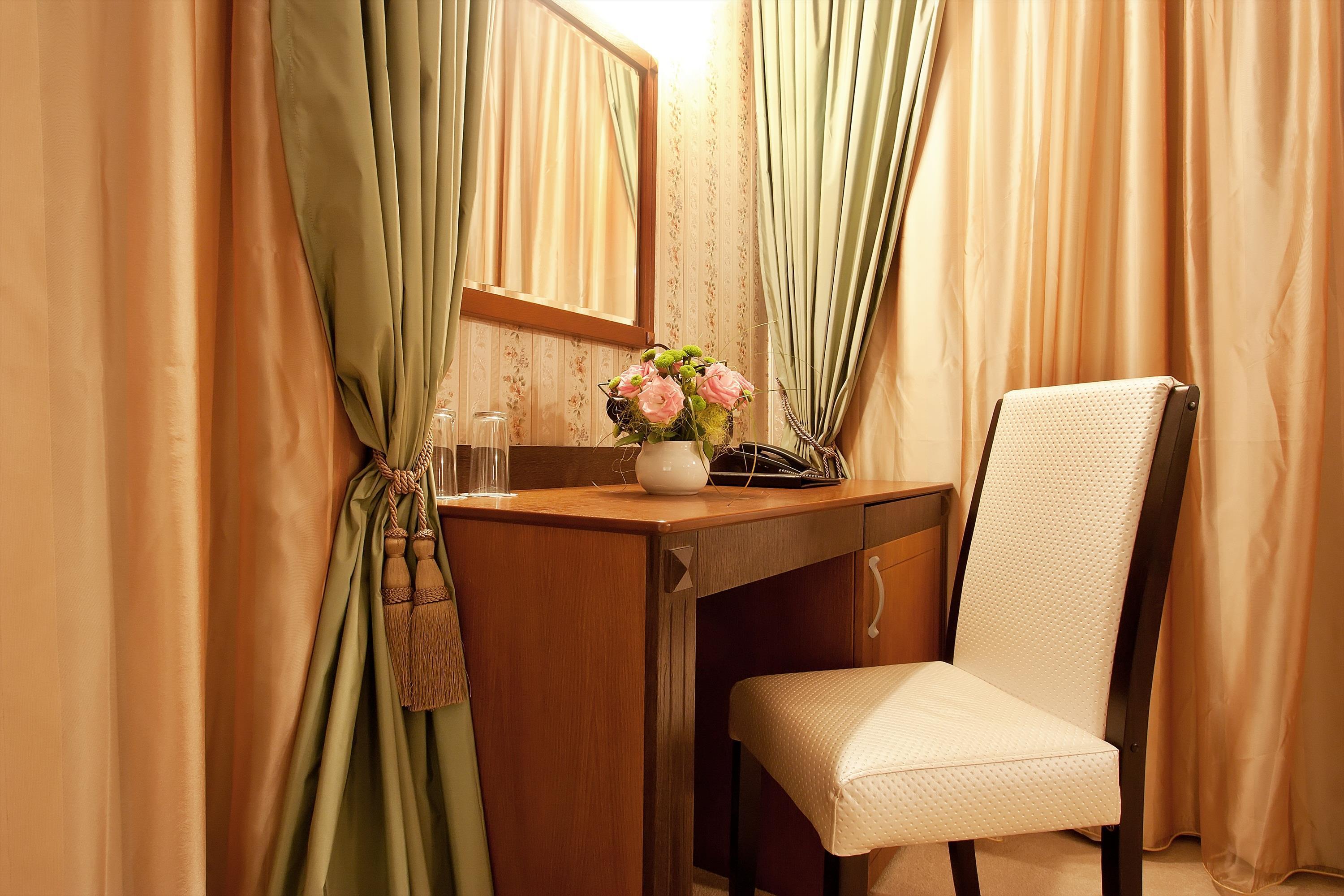 Junior Suite King Size Bed