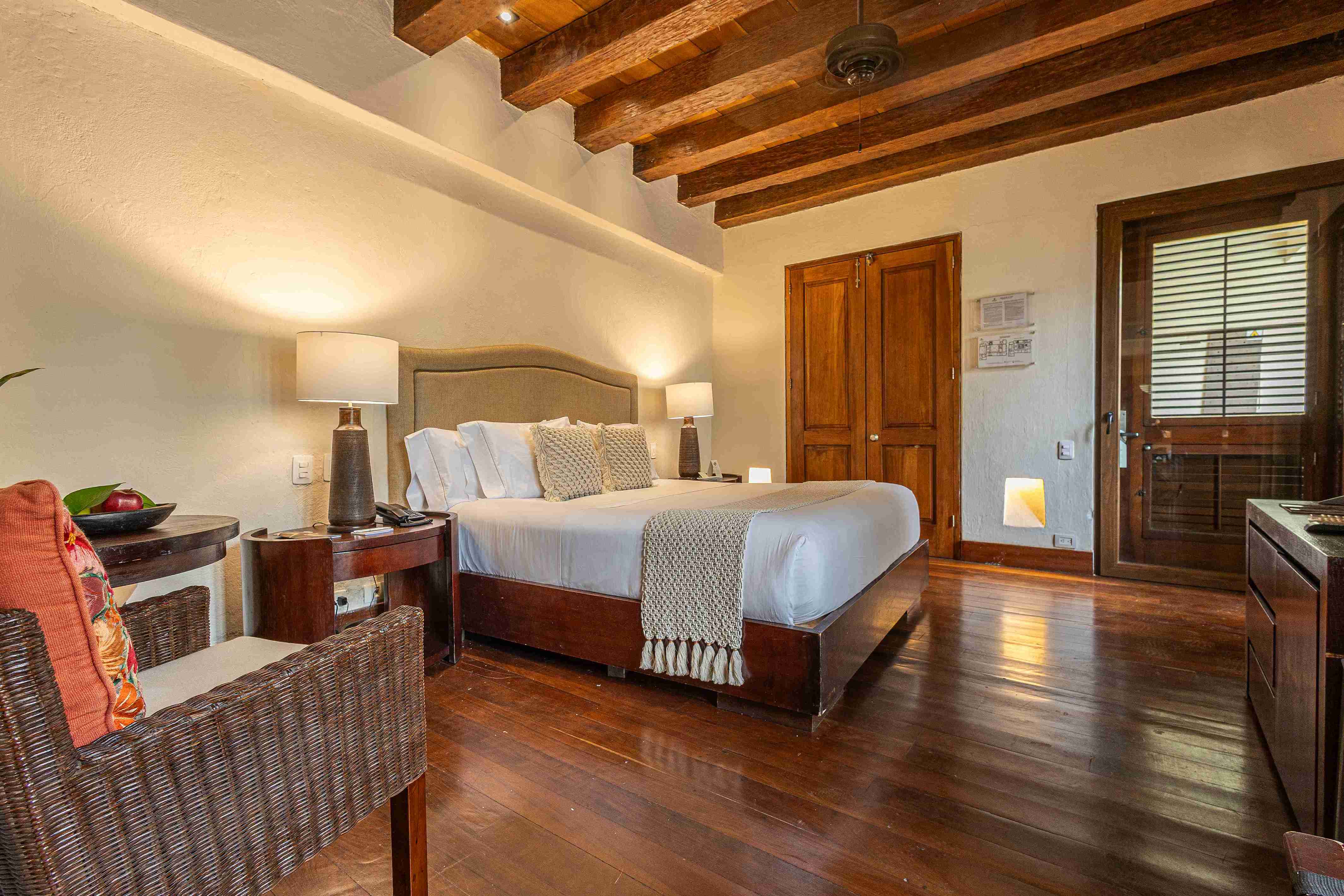 Double Deluxe King Bed