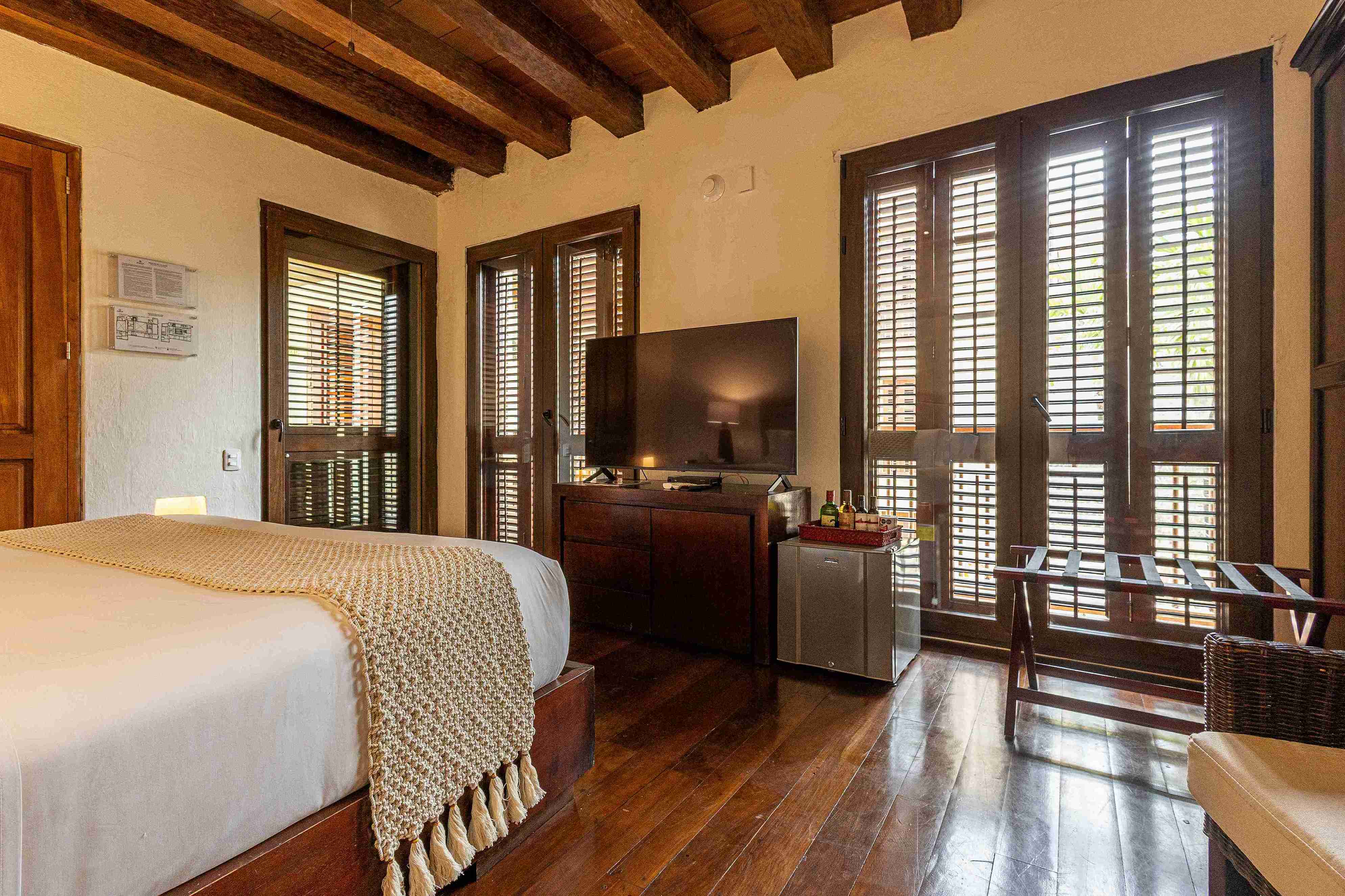 Double Deluxe King Bed