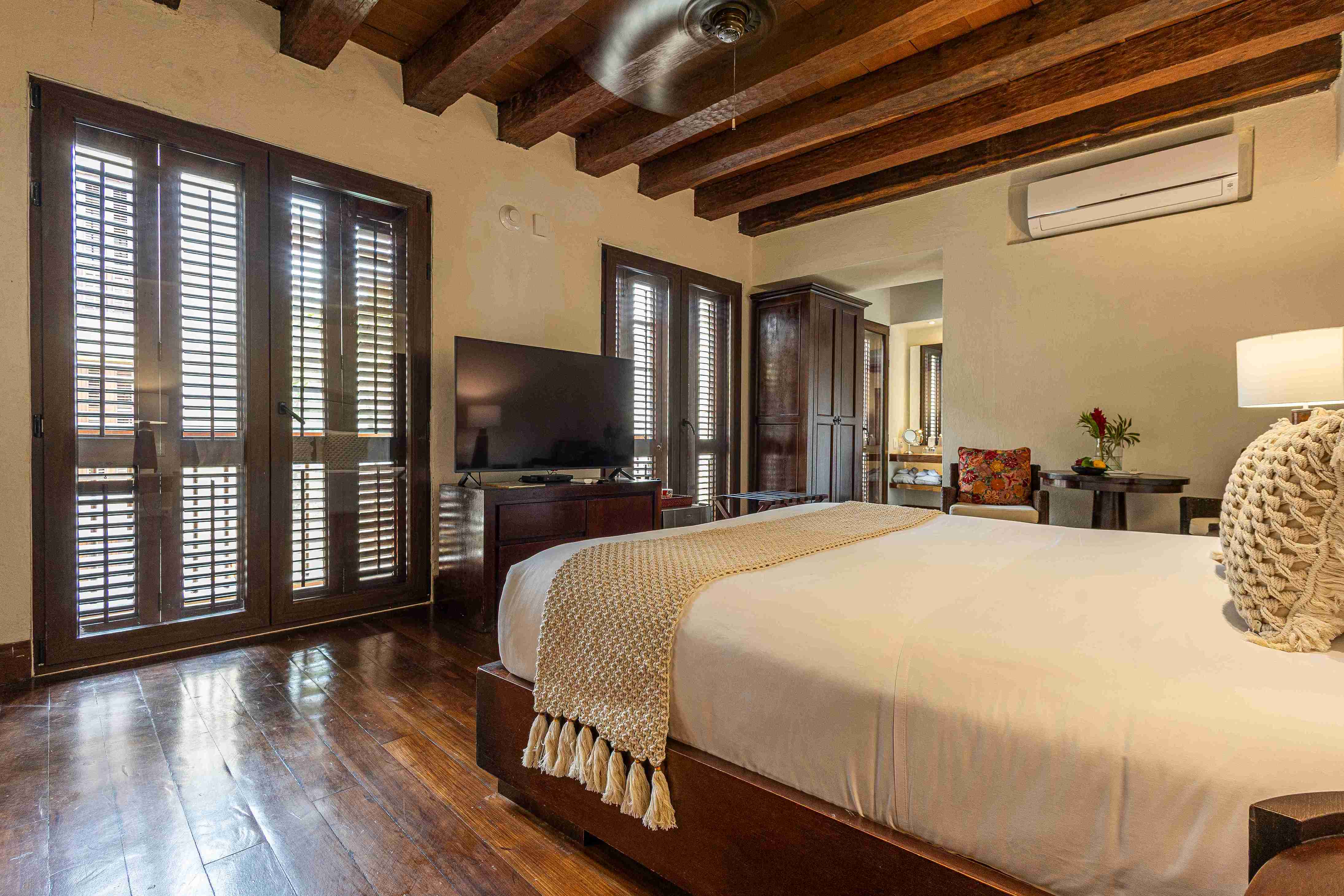 Double Deluxe King Bed