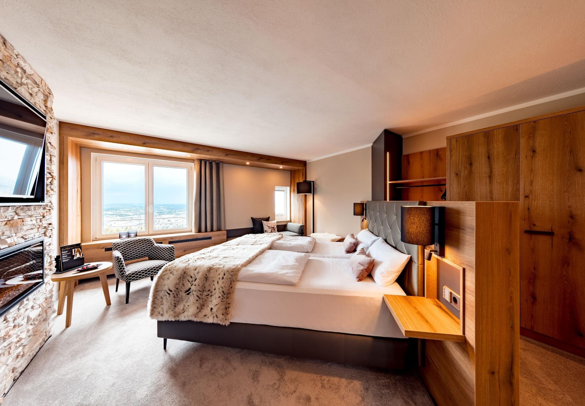 Double Deluxe with Views