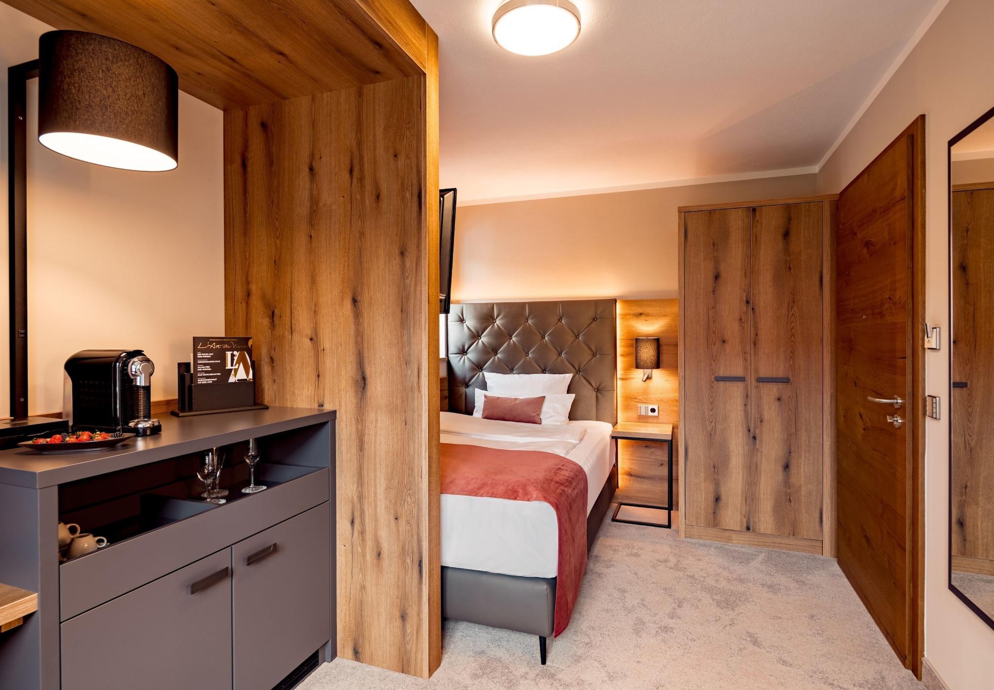 Single Classic Garden View