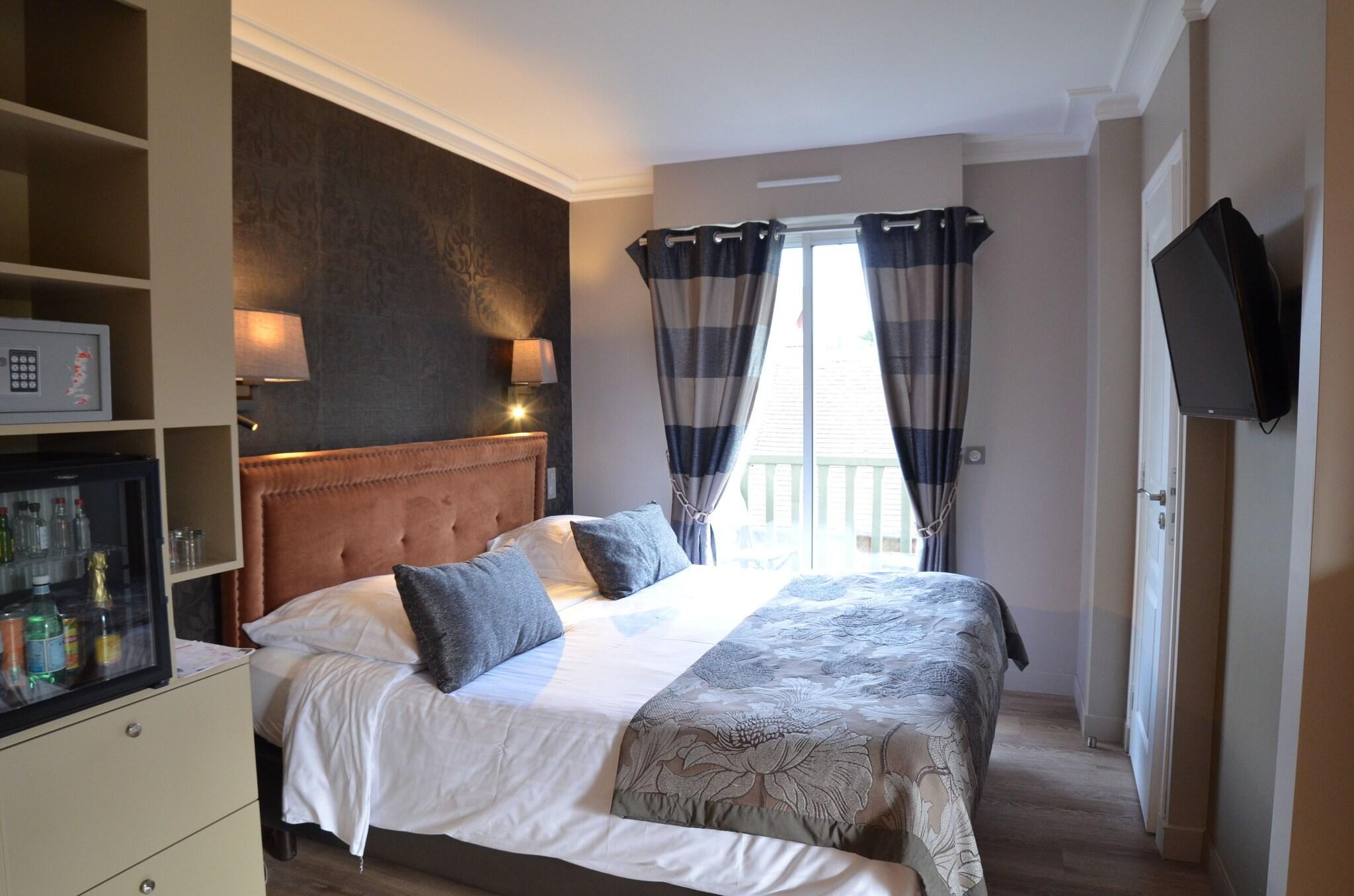 Double Queen Size Bed