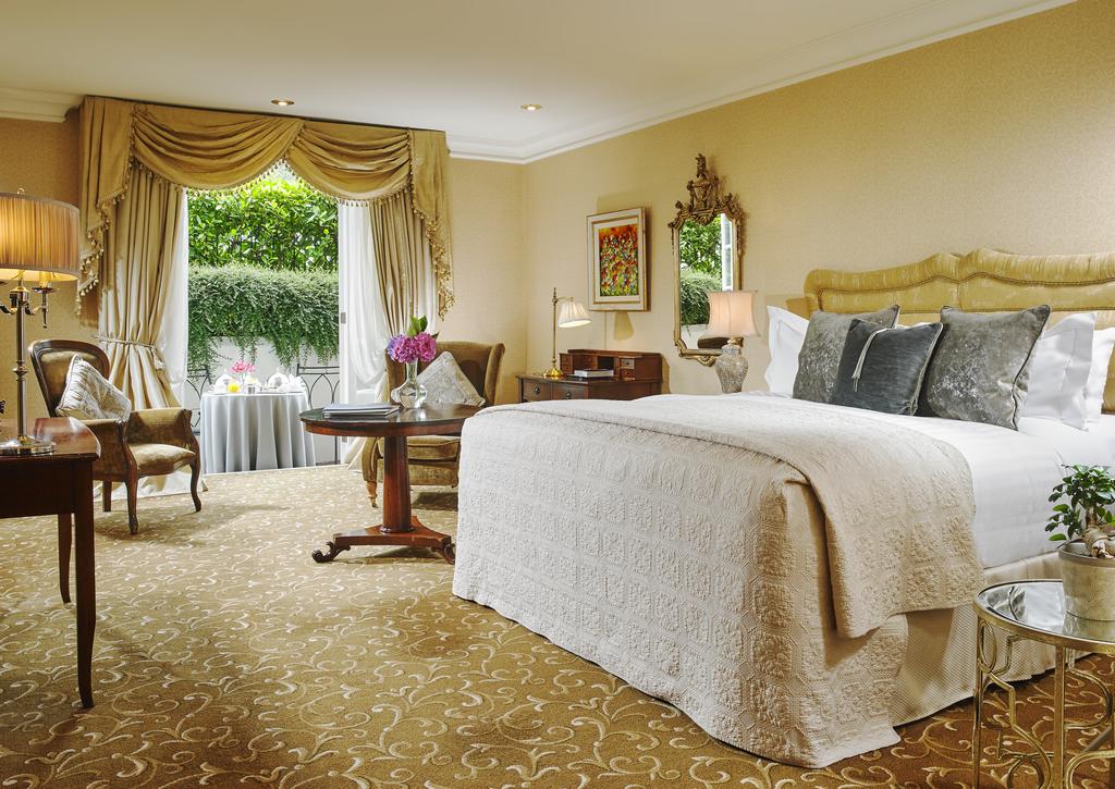 Double Superior King Bed