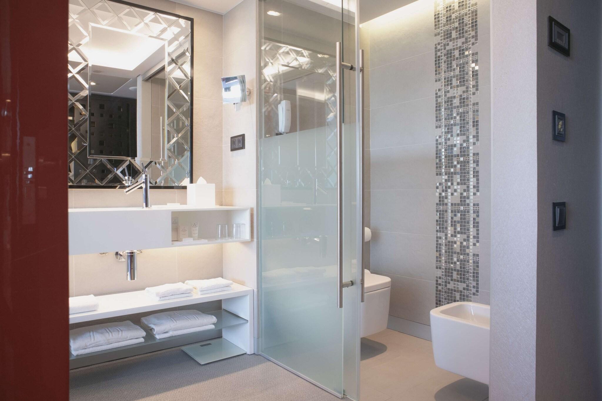 Family Room Three Beds