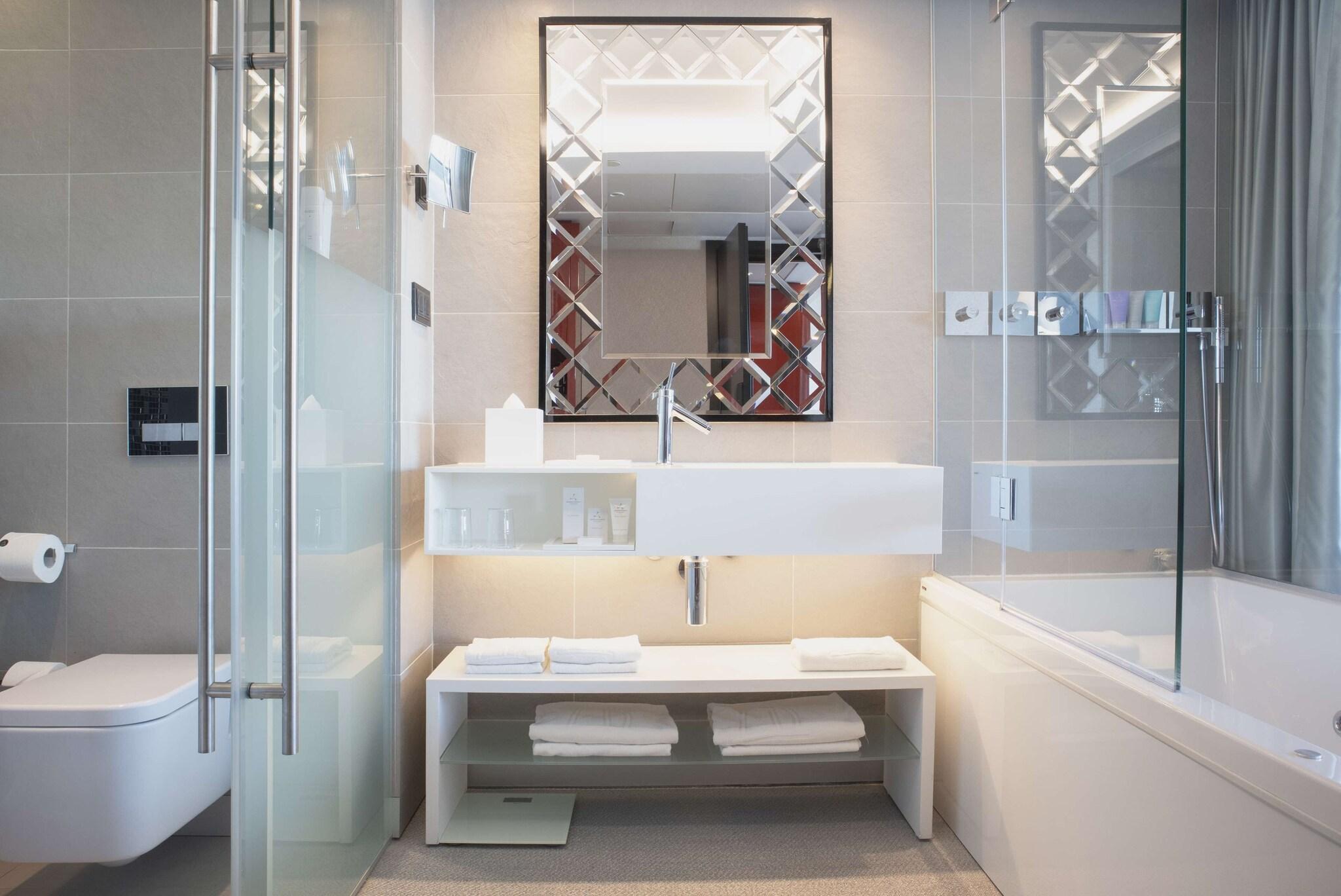 Family Room Three Beds