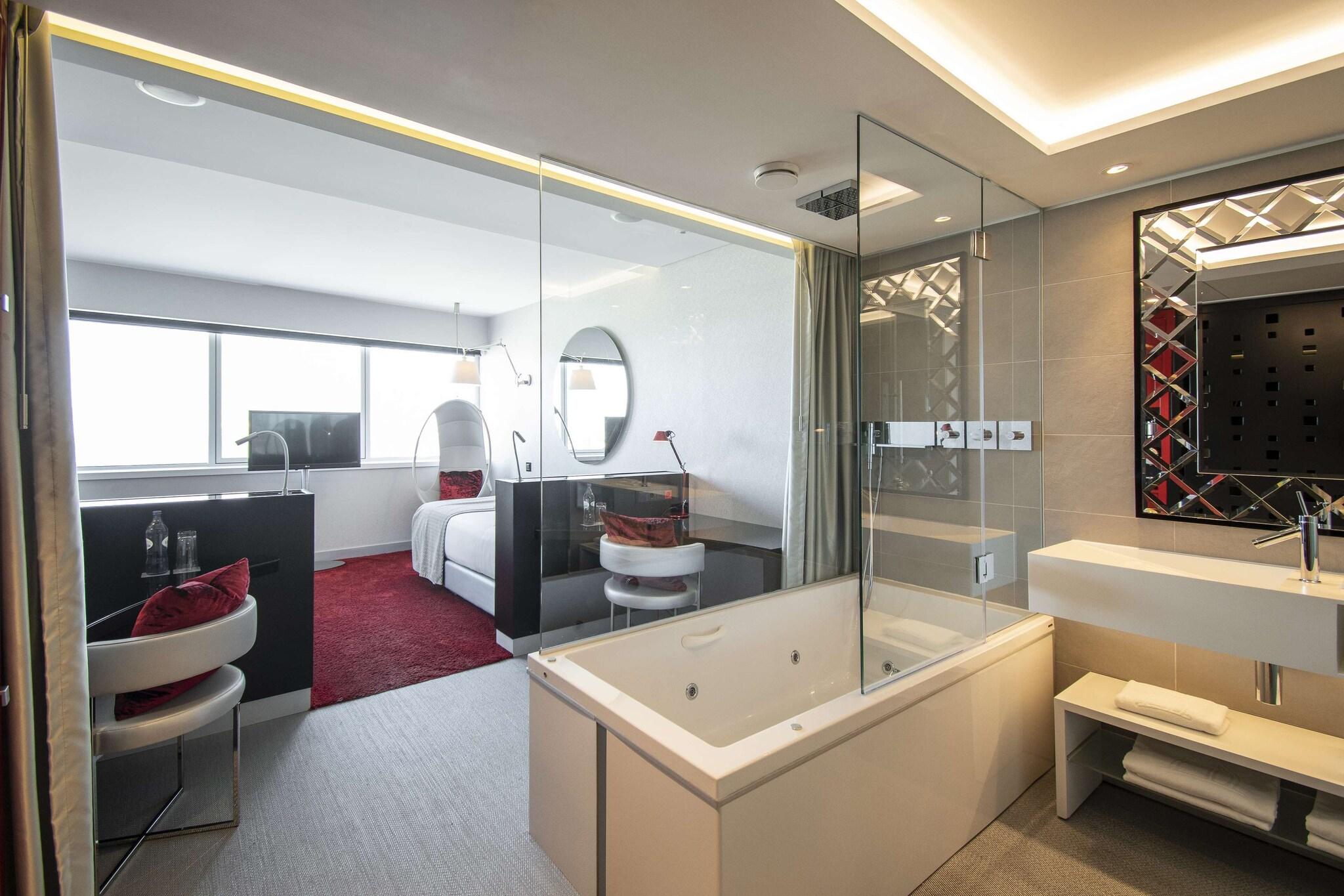 Family Room Three Beds