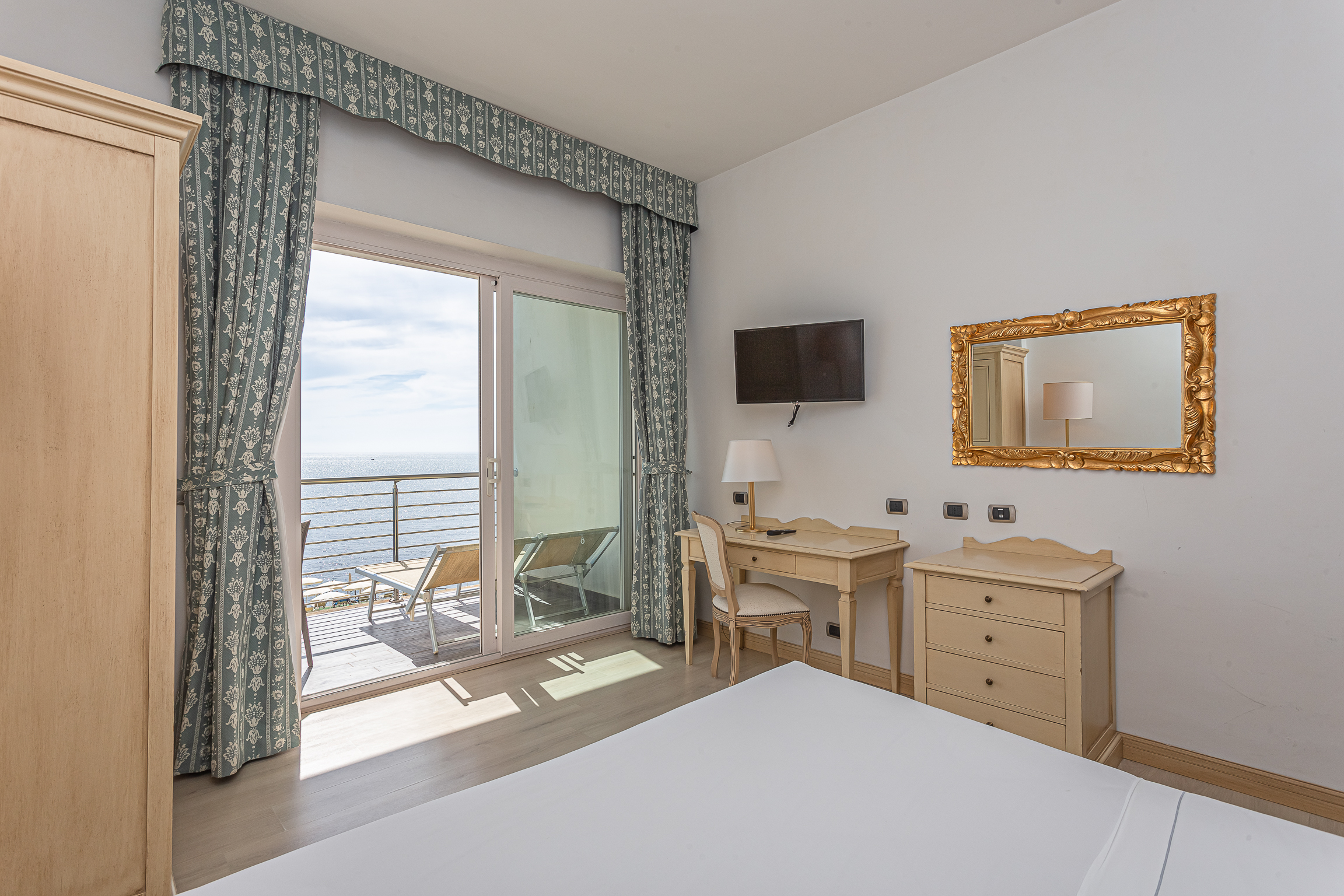 Double Single Superior Sea View