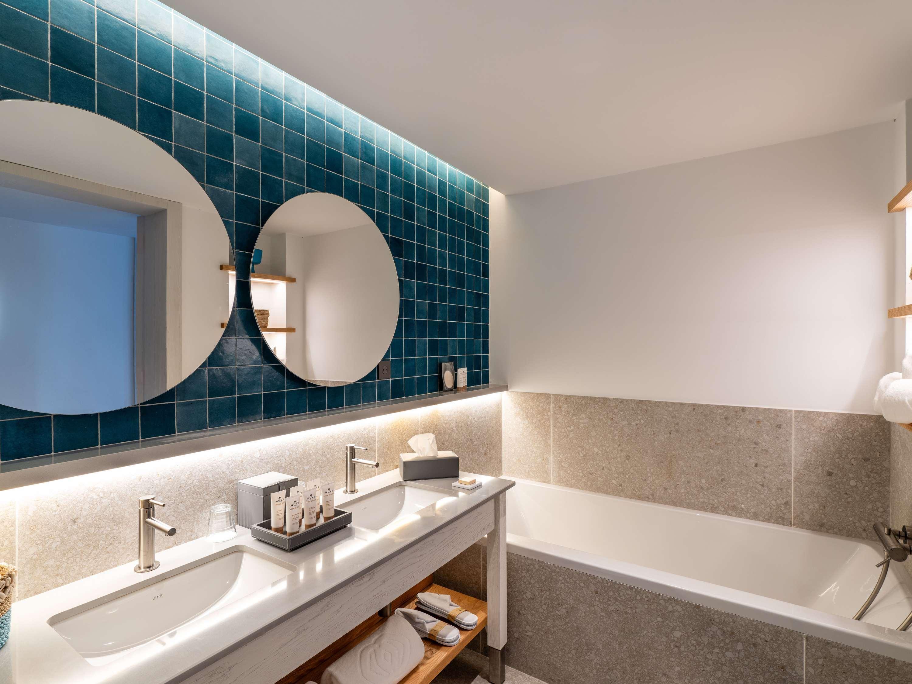 Suite Ocean View King Bed