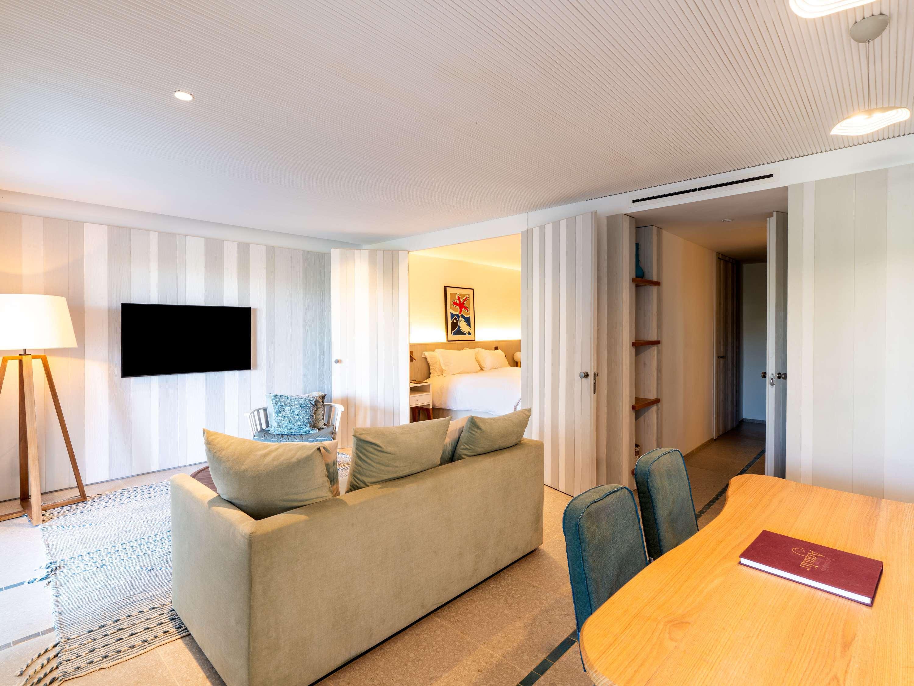 Suite Ocean View King Bed