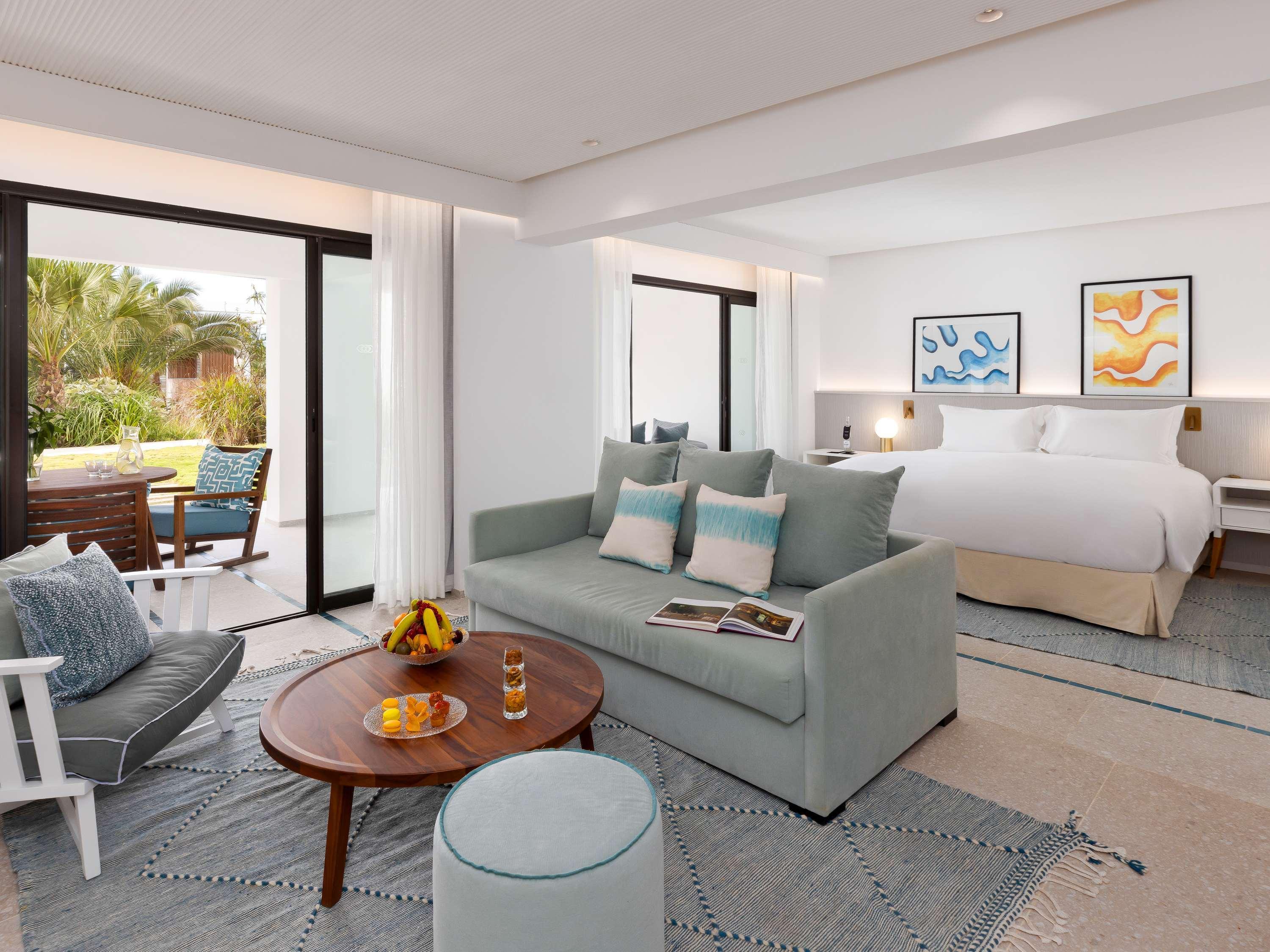 Junior Suite Garden View King Bed