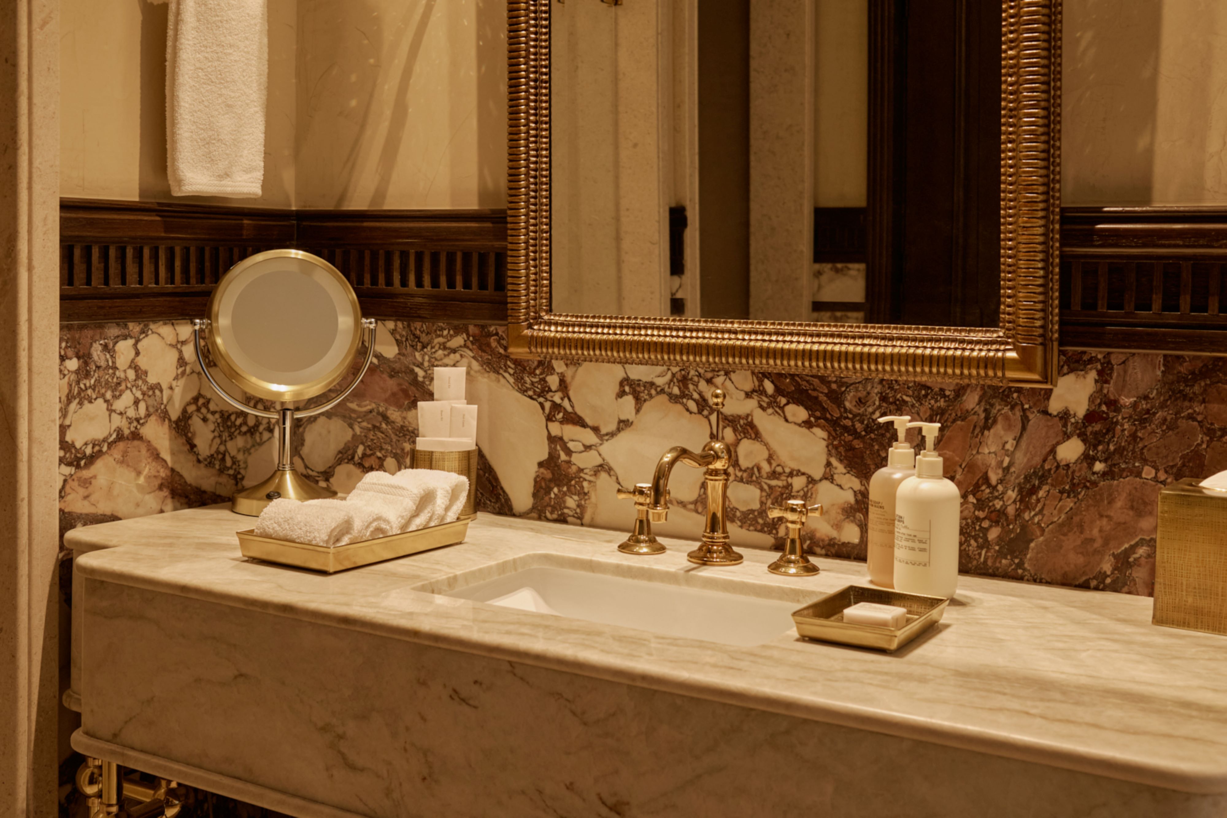 Junior Suite King Size Bed