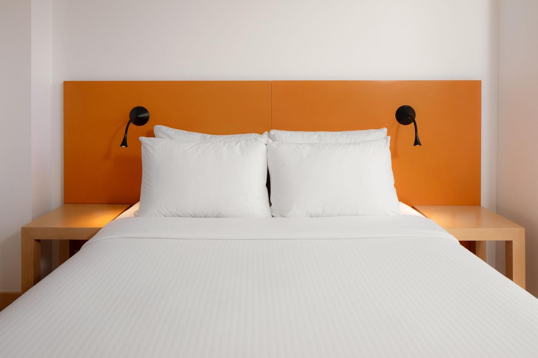 Suite Queen Size Bed