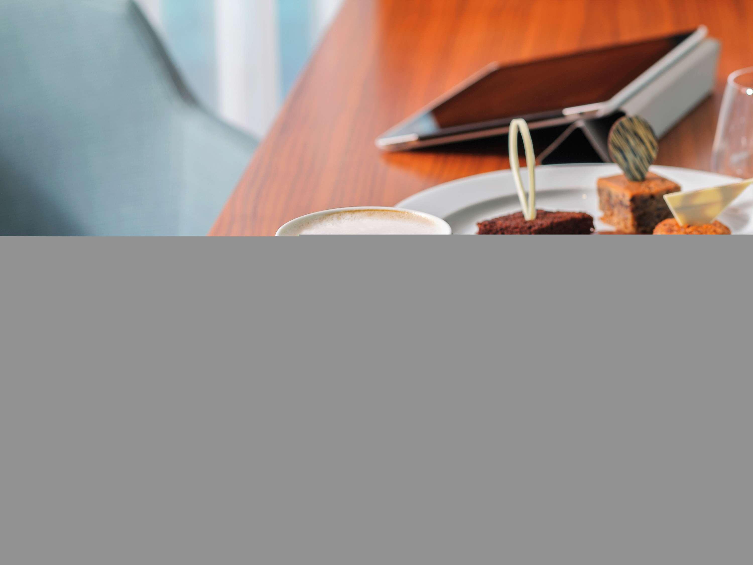 Suite Deluxe King Bed