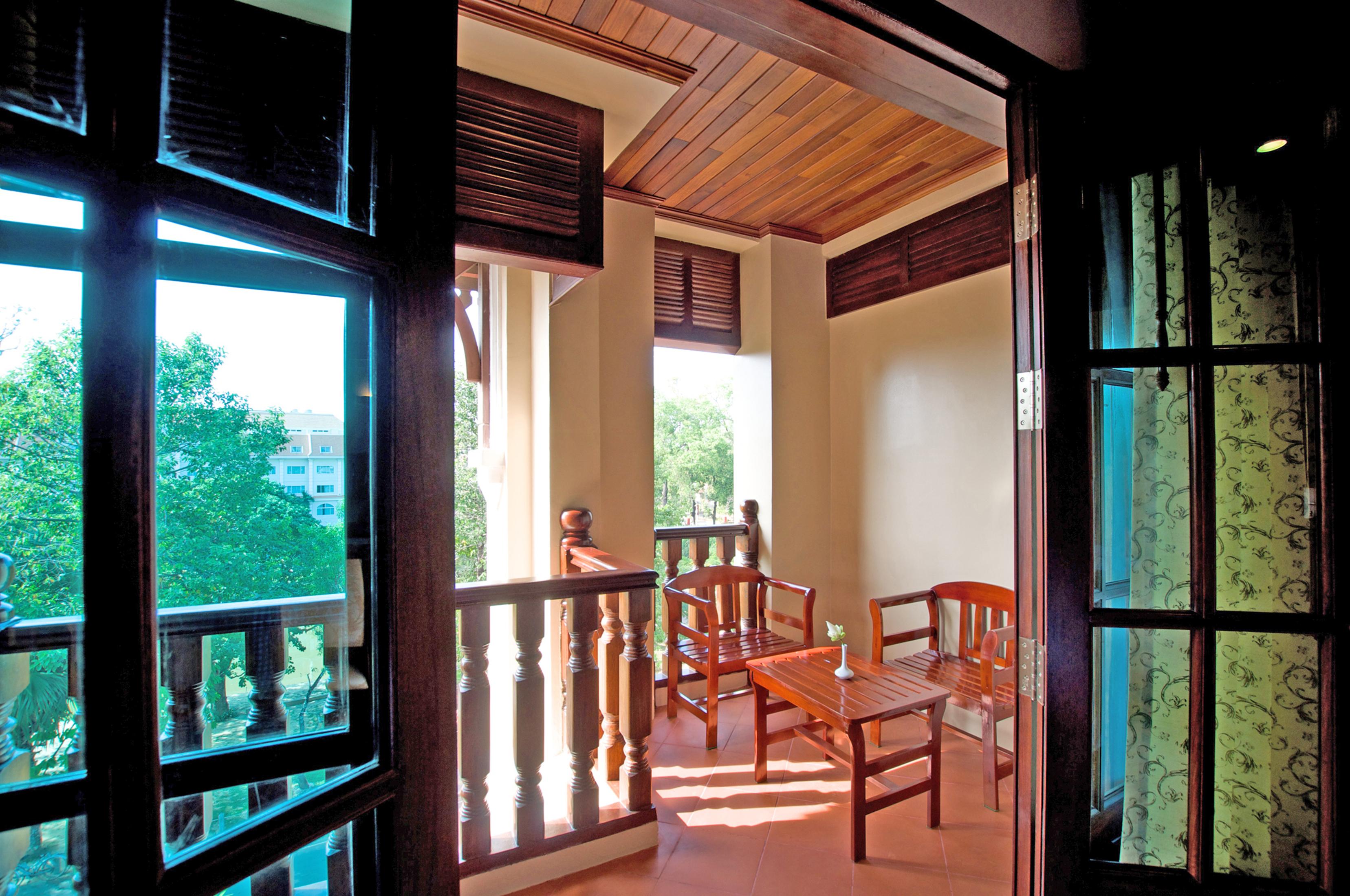 Twin Deluxe River View