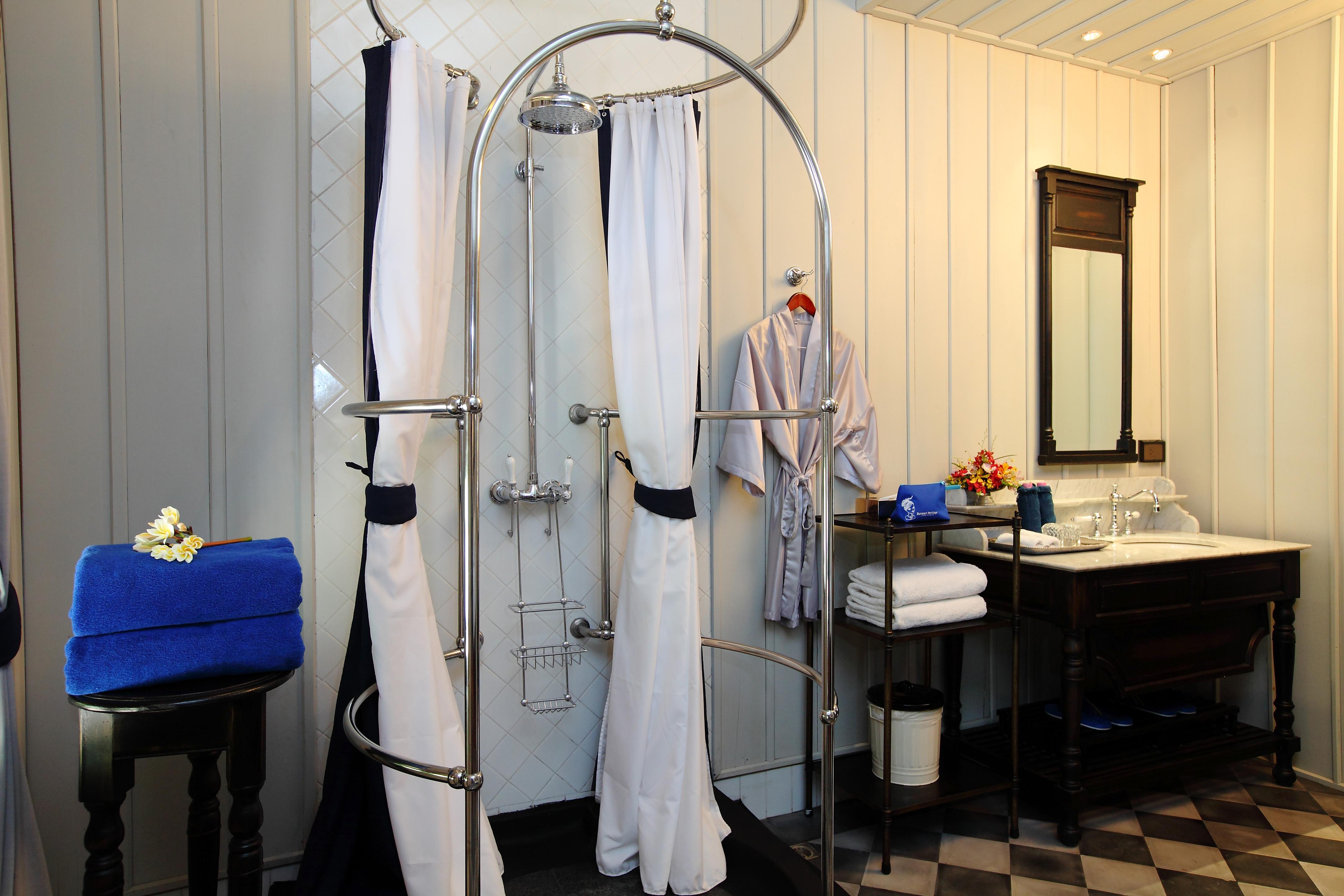 Twin Deluxe with Balcony