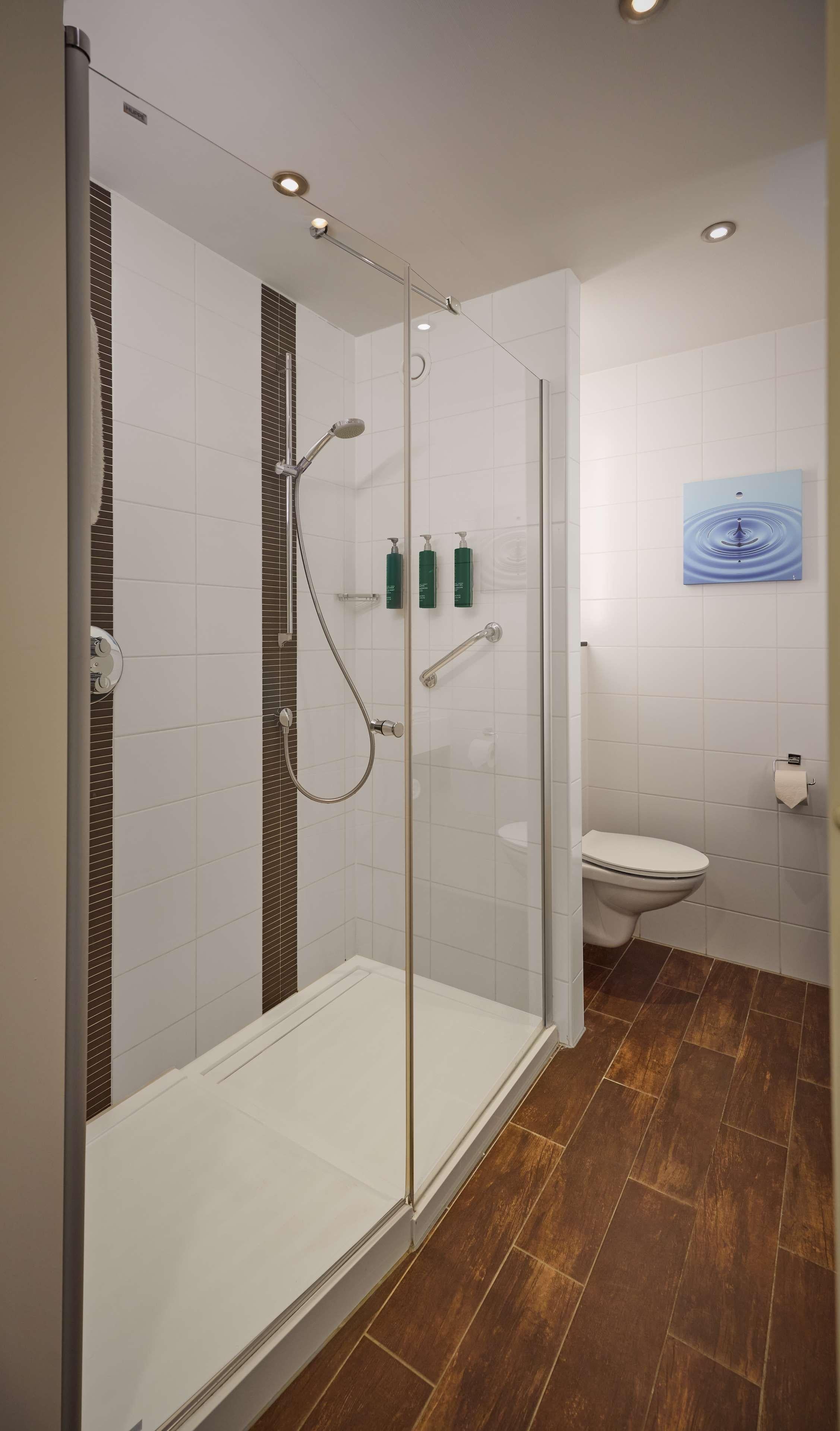 Double Queen Size Bed