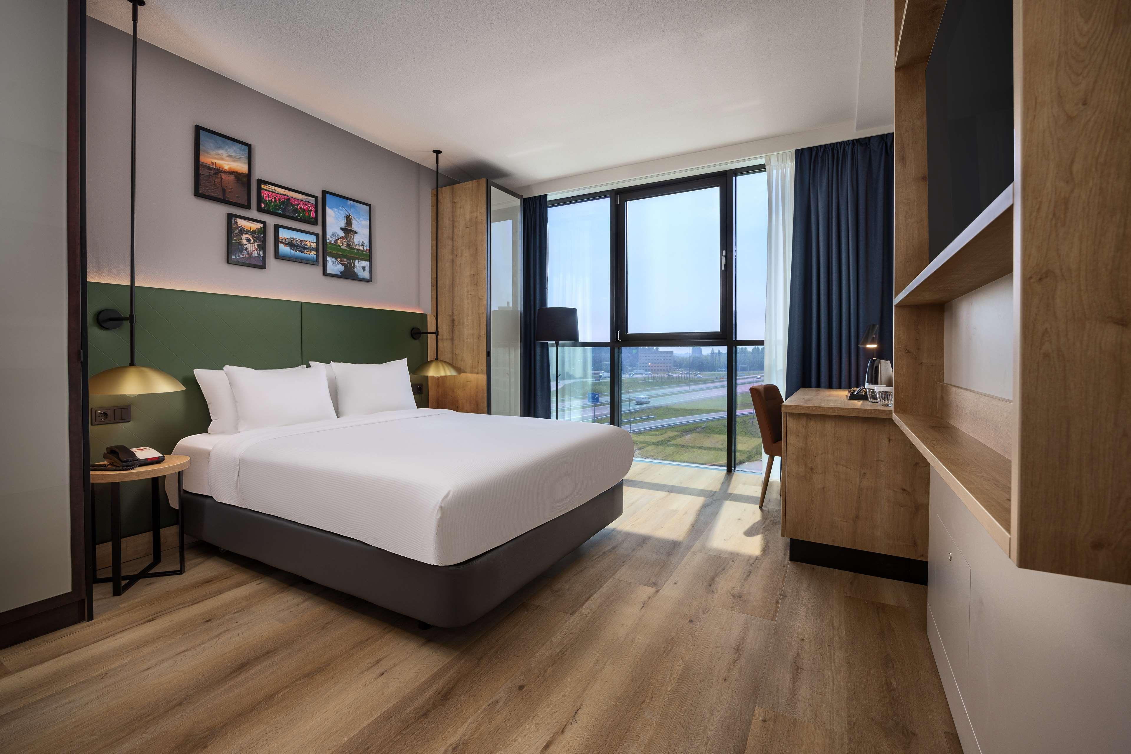 Double Queen Size Bed