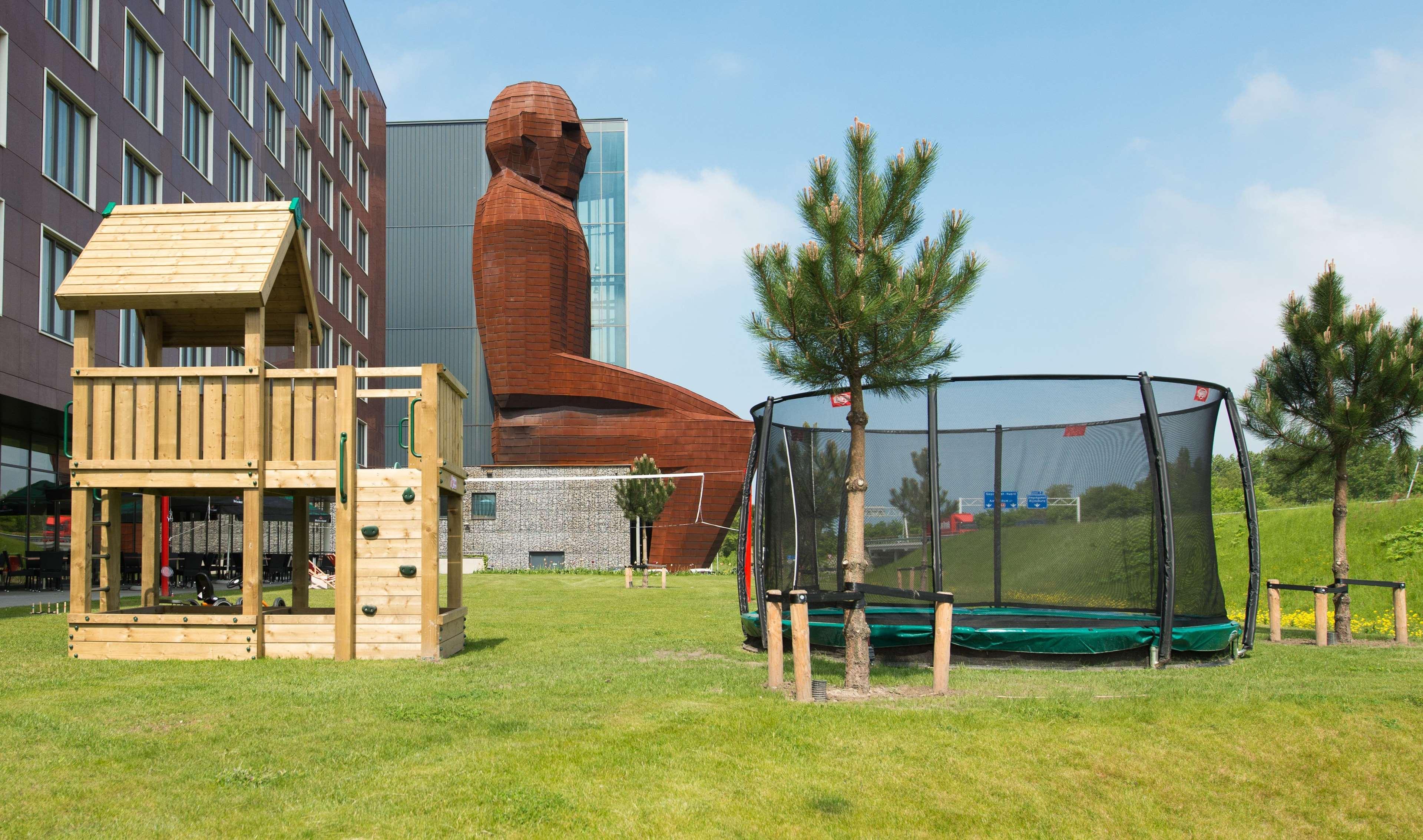 Family Room Queen Size Bed