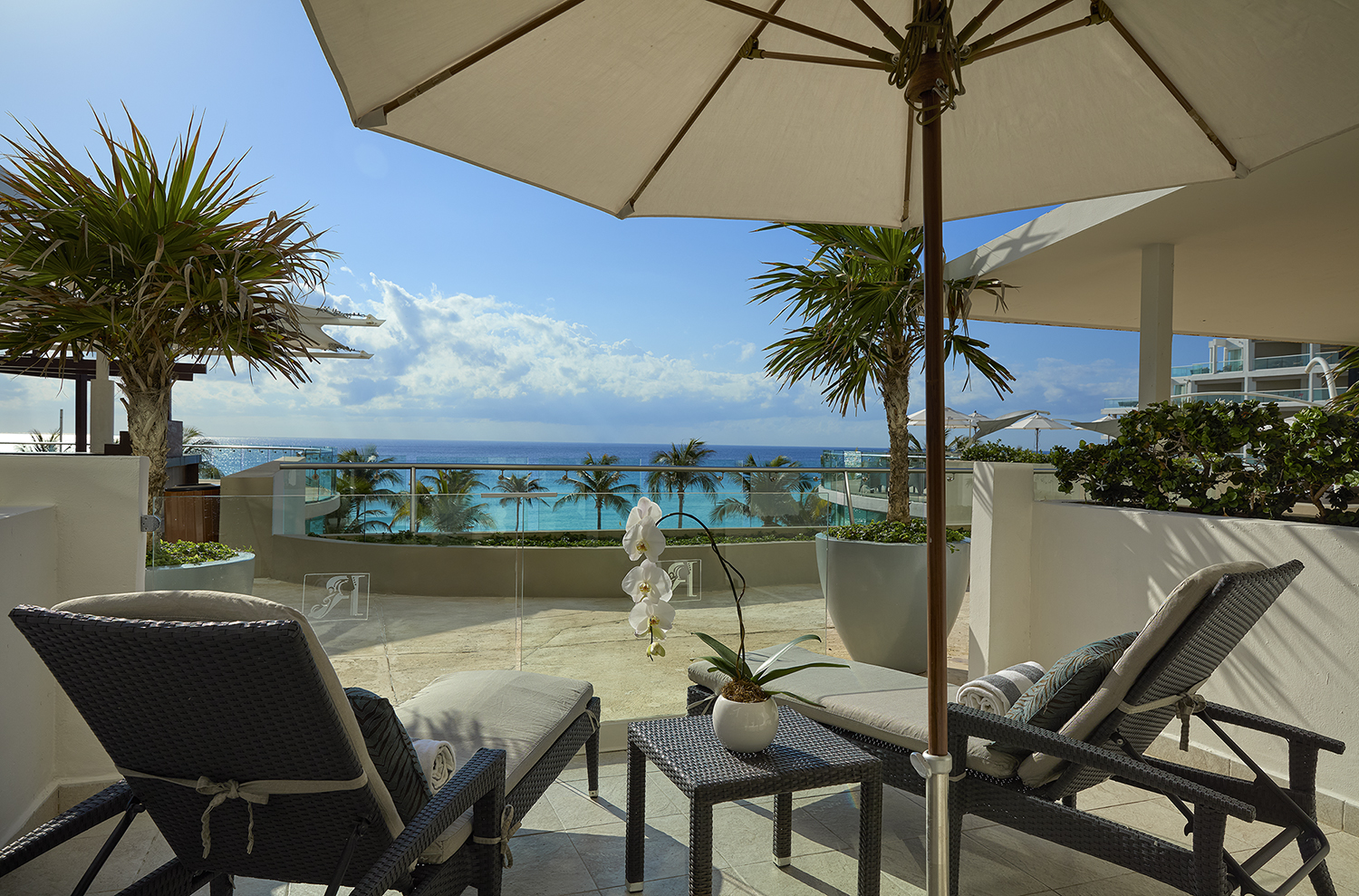 Suite Ocean View King Bed