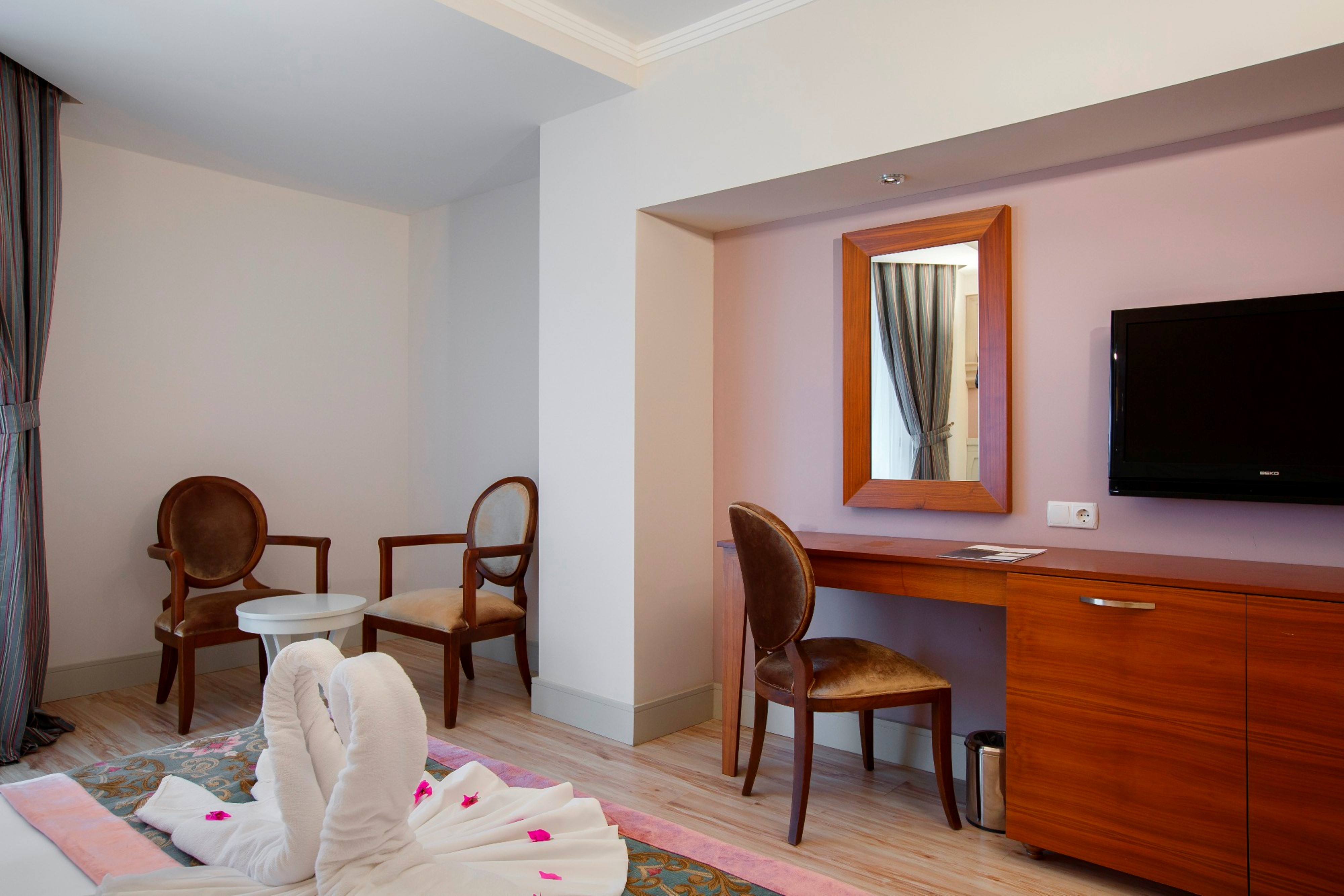 Double Single Pool View