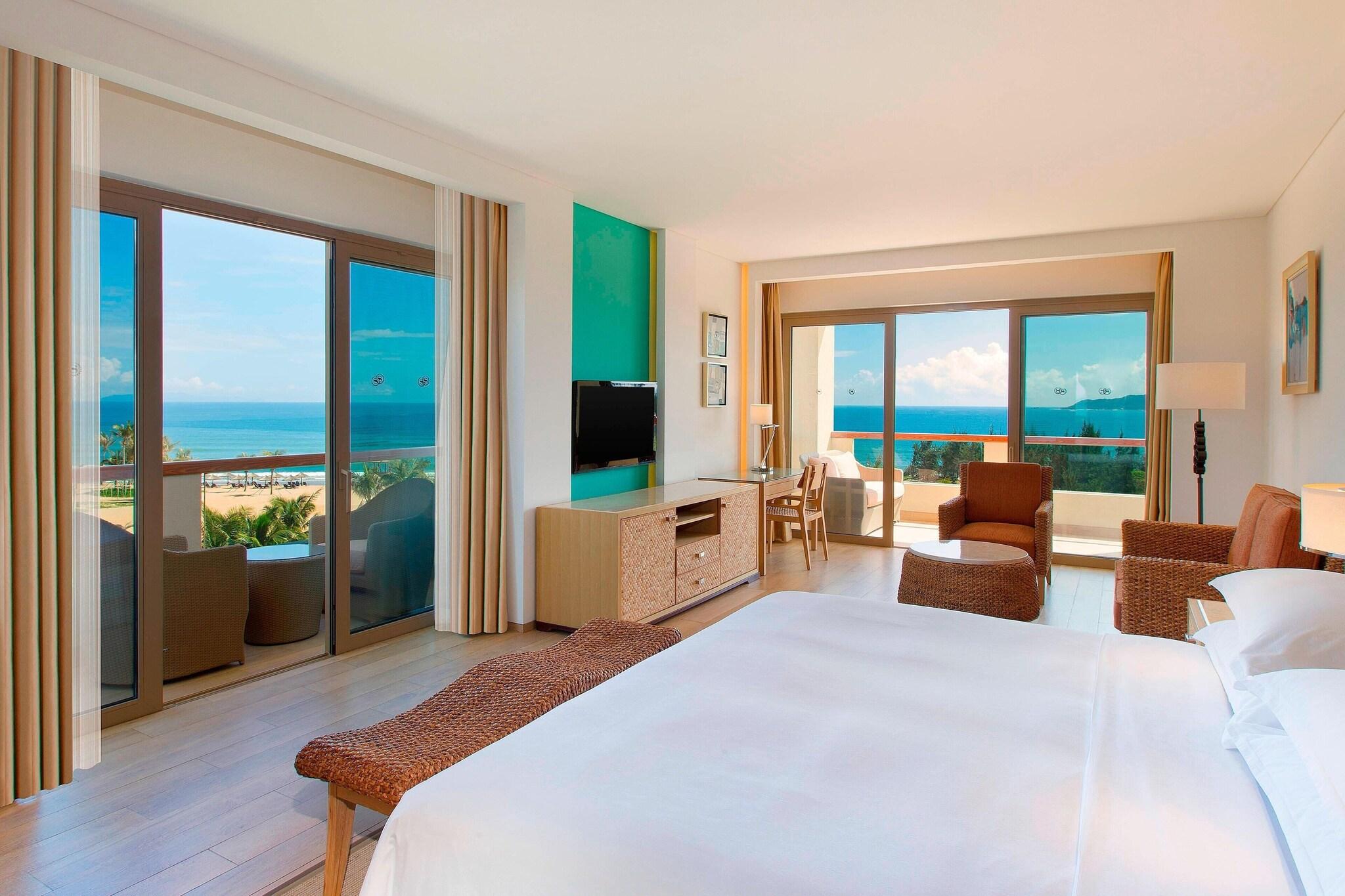 Suite Sea View King Bed