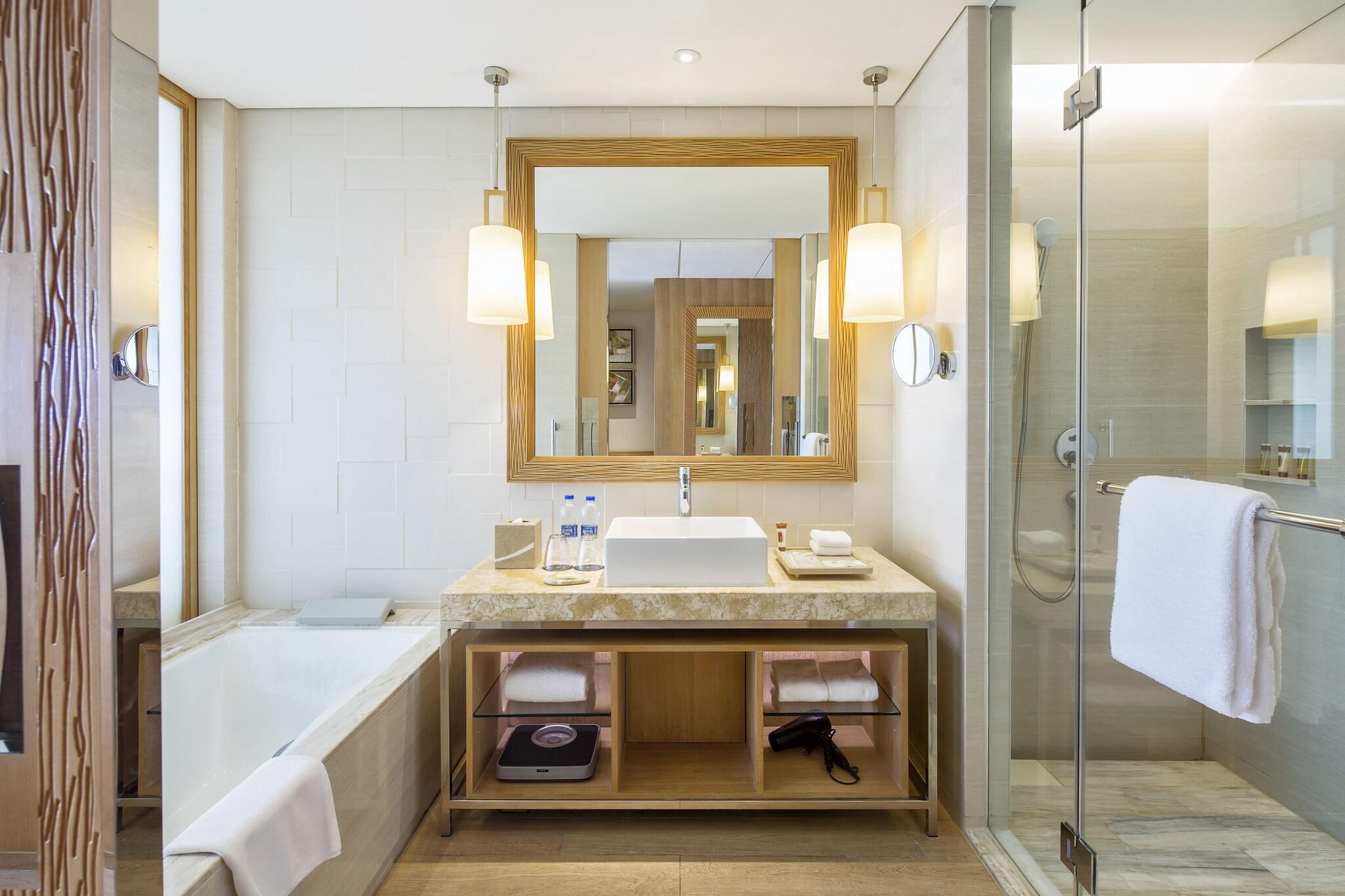 Suite Sea View King Bed