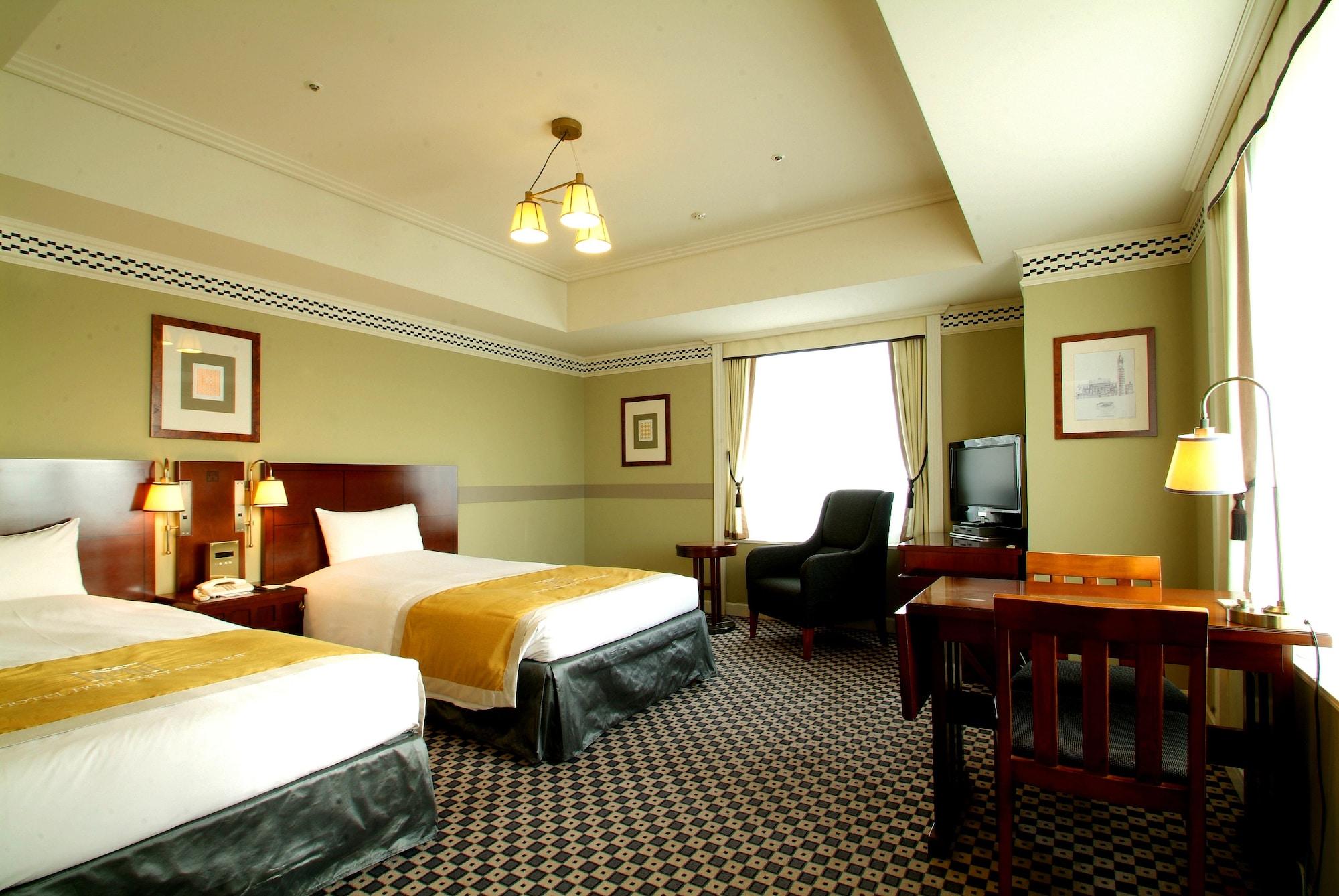 Twin Deluxe Two Beds