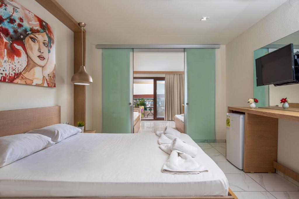 Family Room Two Bedrooms One Bathroom