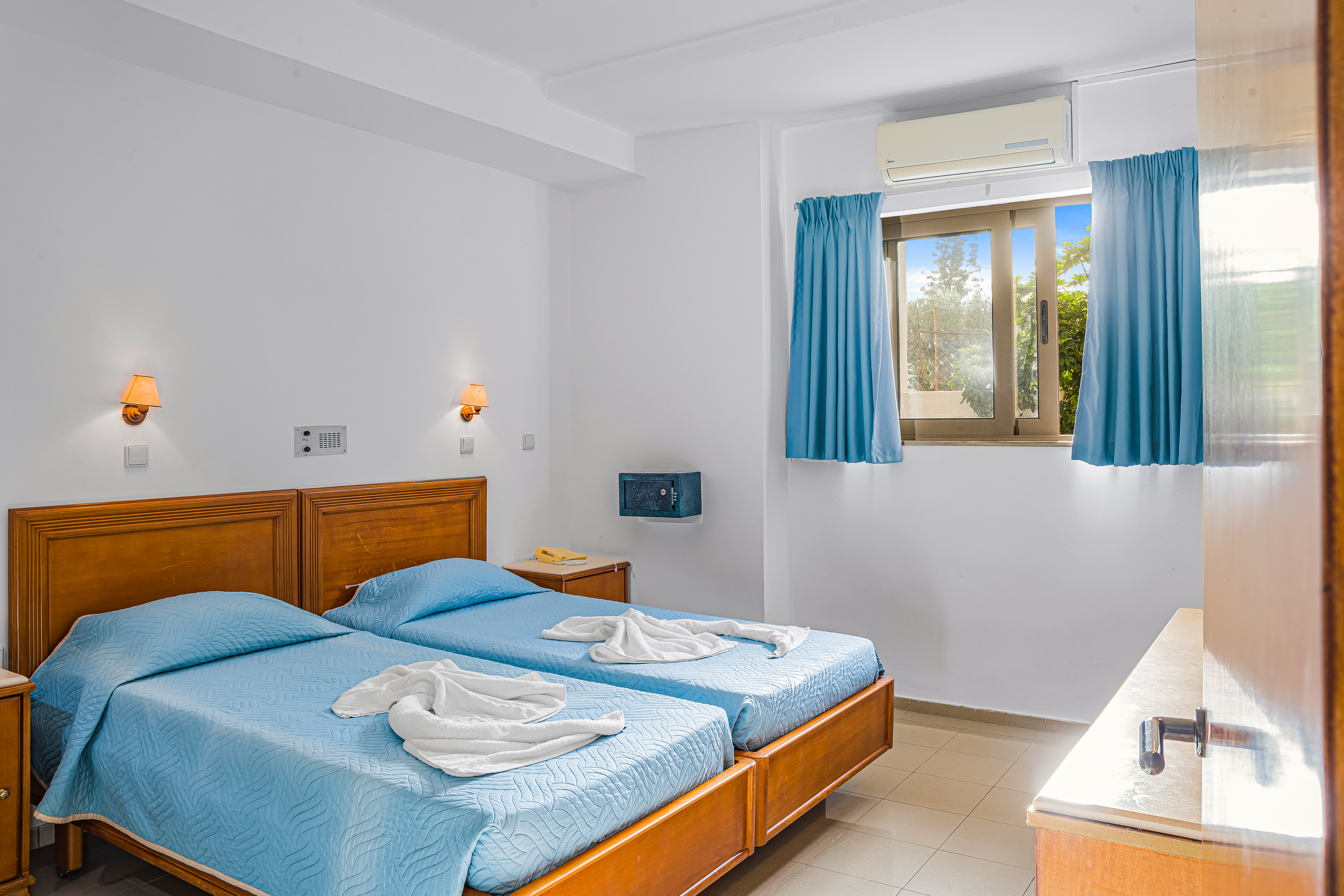 Family Room Garden View