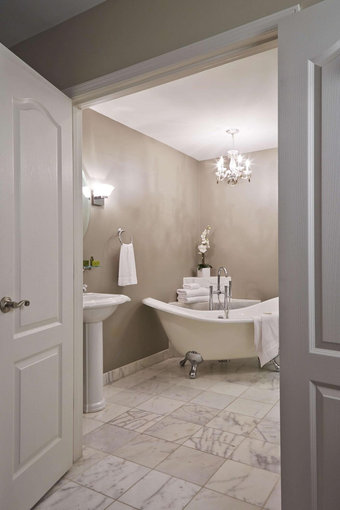 Quadruple Two Queen Beds