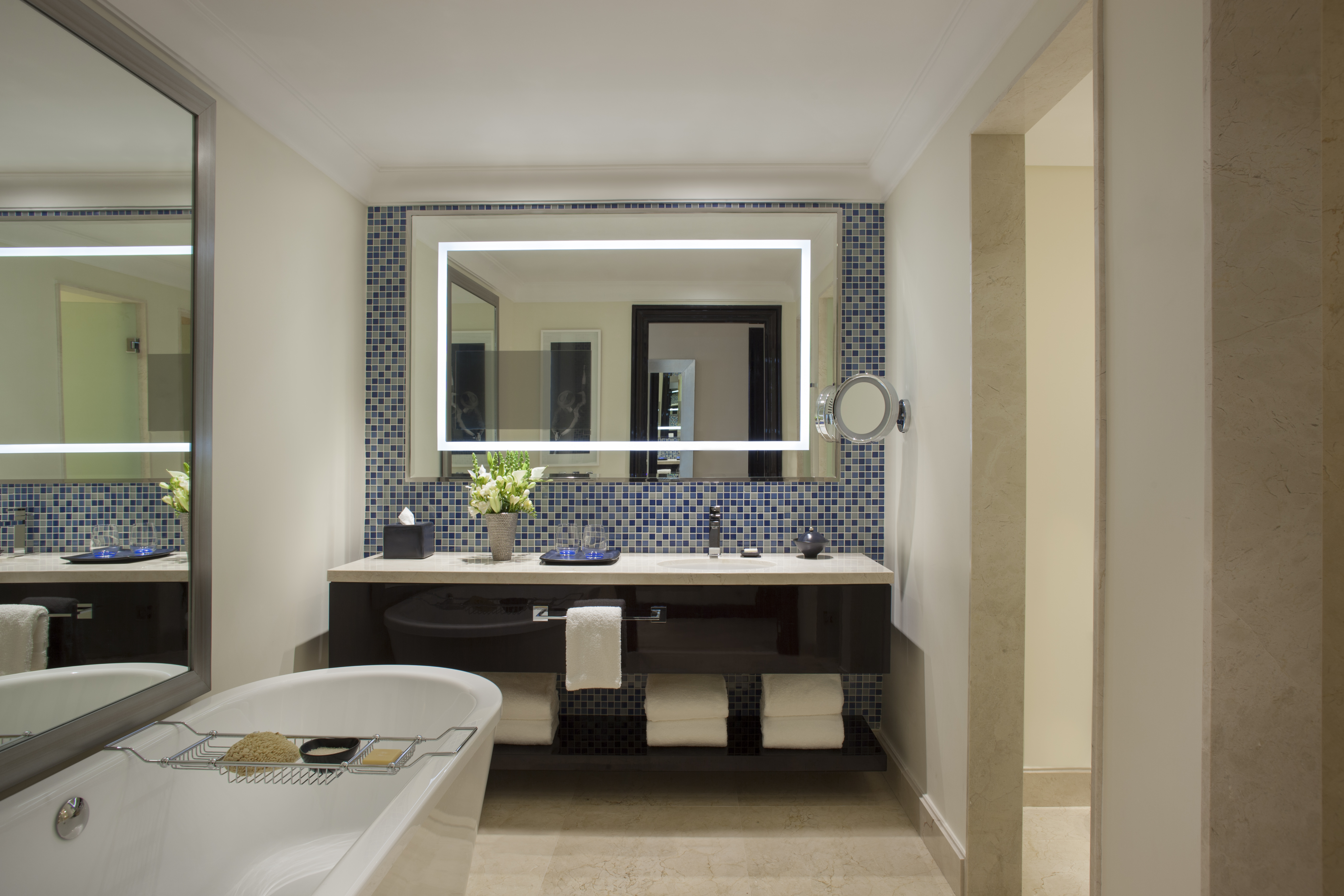 Junior Suite King Size Bed