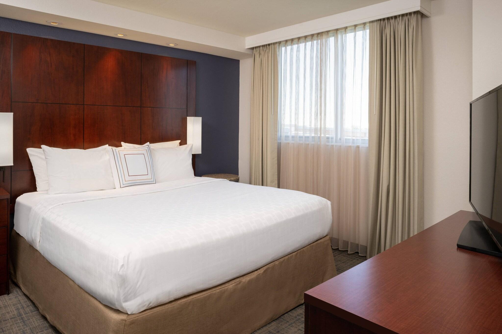 Studio King Size Bed