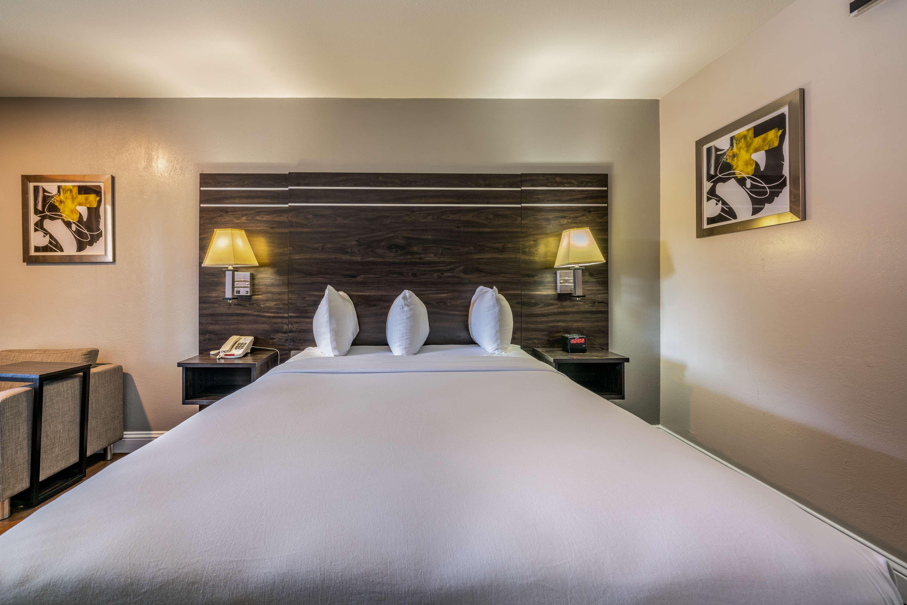 Room King Bed Non Smoking