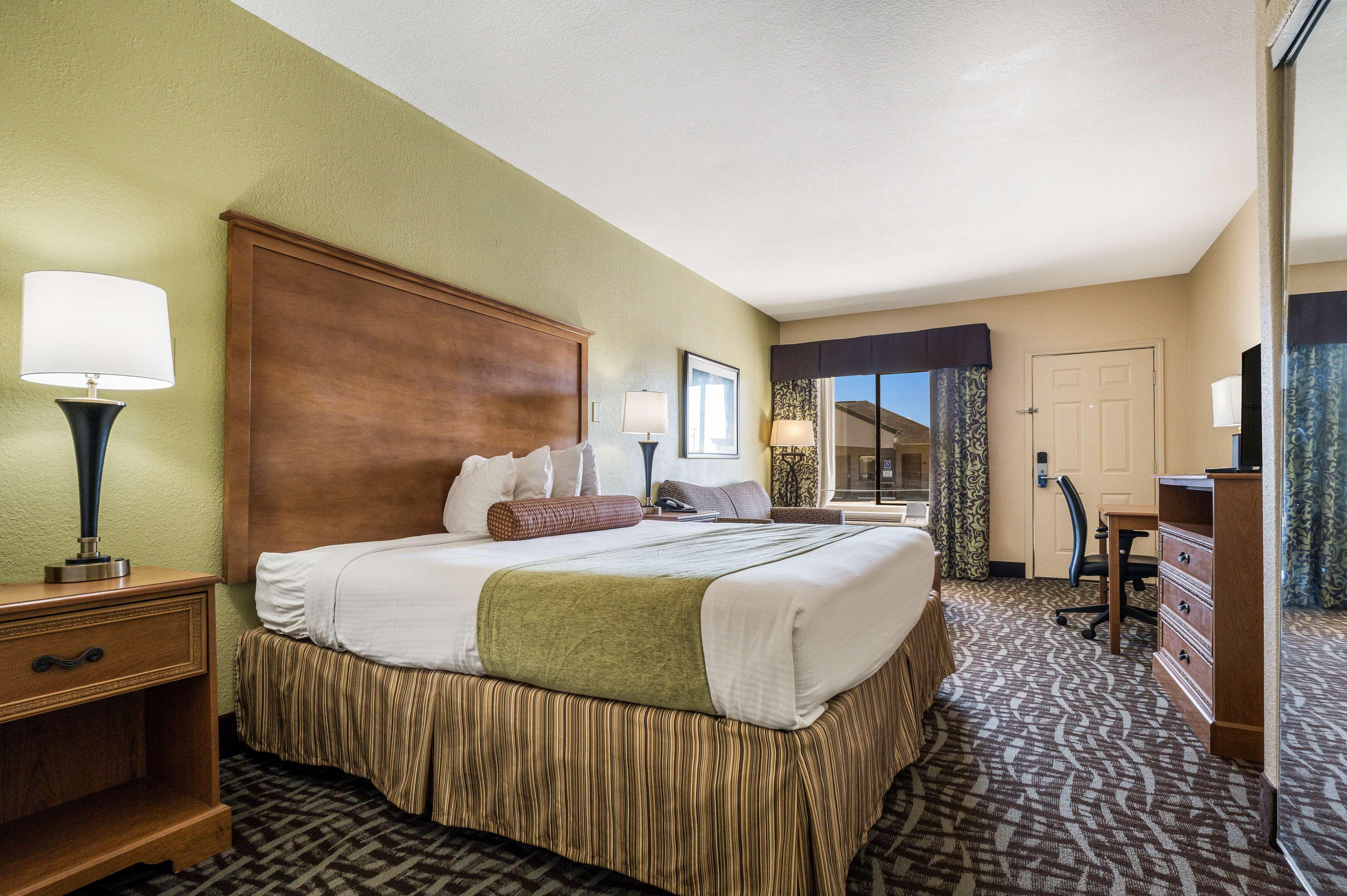 Room King Bed Non Smoking