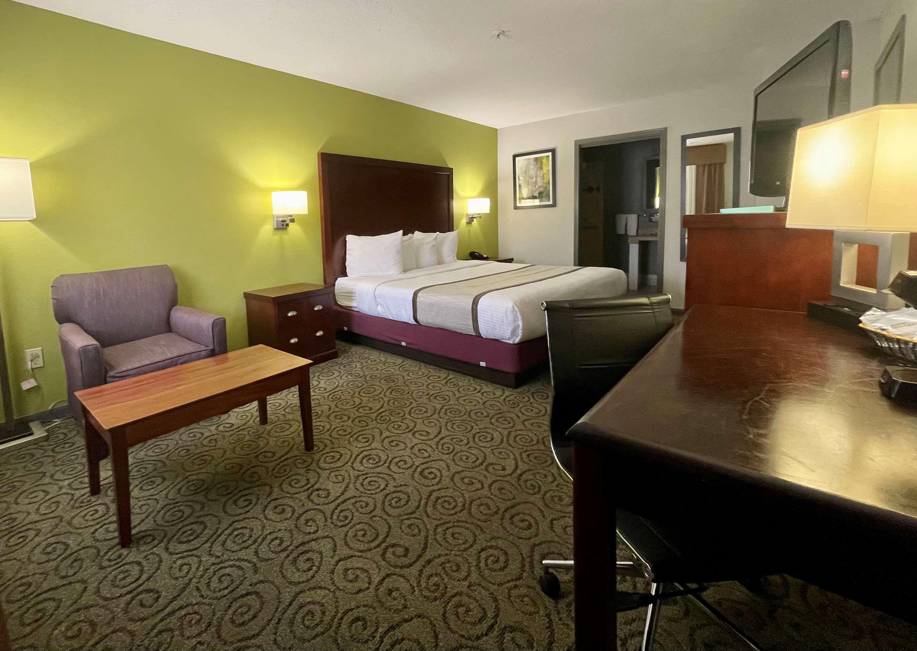 Room Accessible King Size Bed