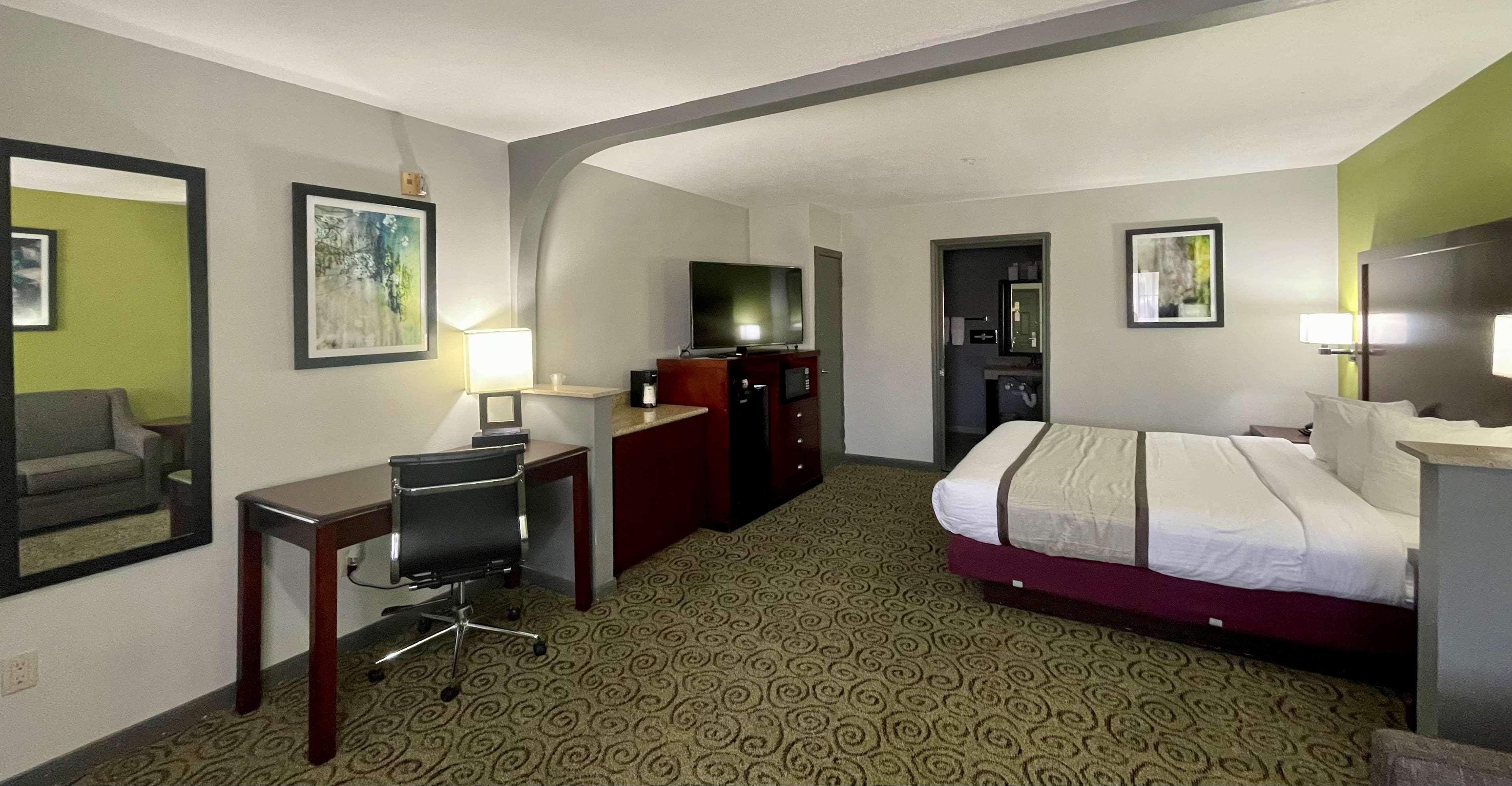 Room Accessible King Size Bed