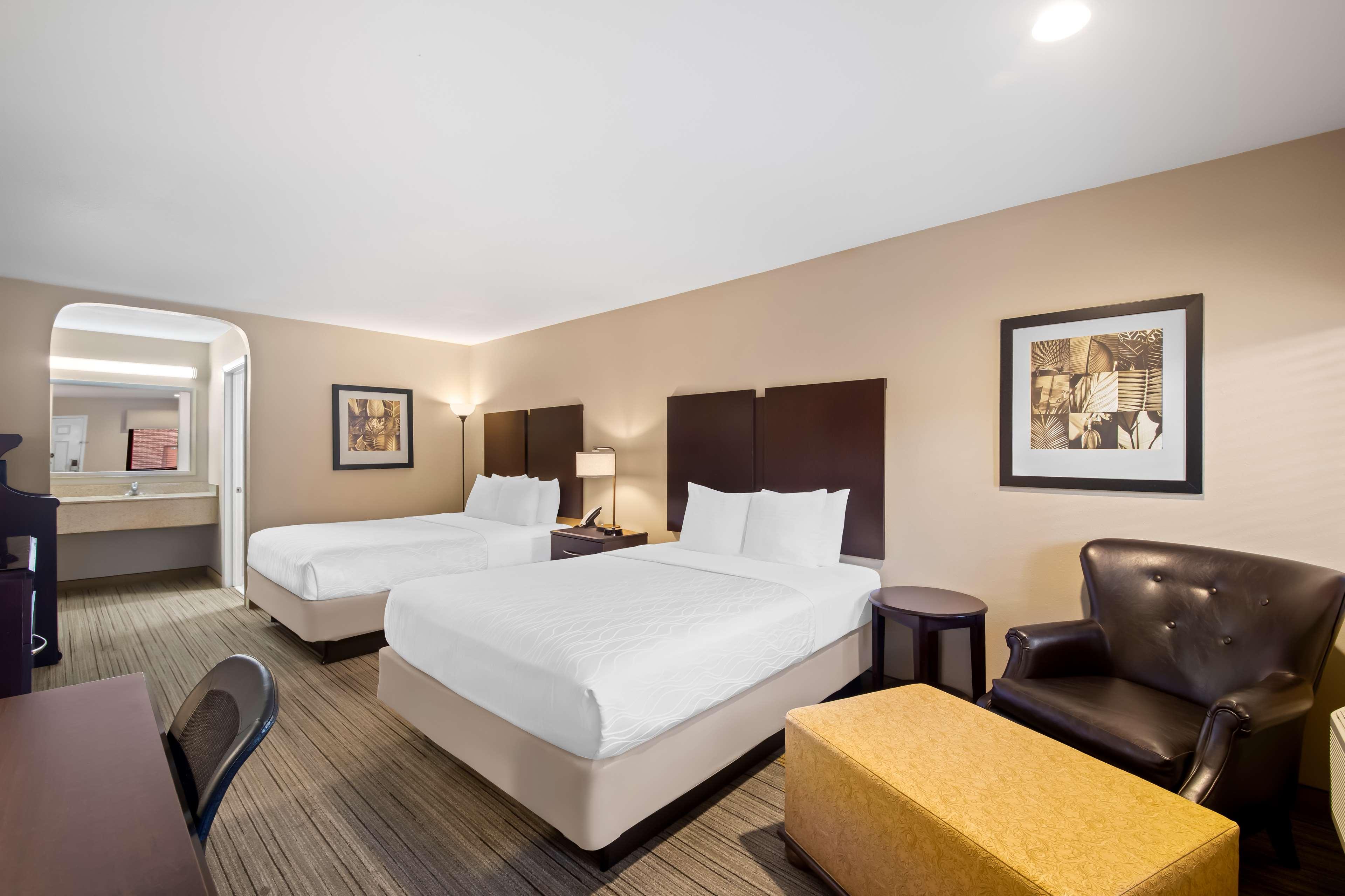 Quadruple Two Queen Beds Non Smoking