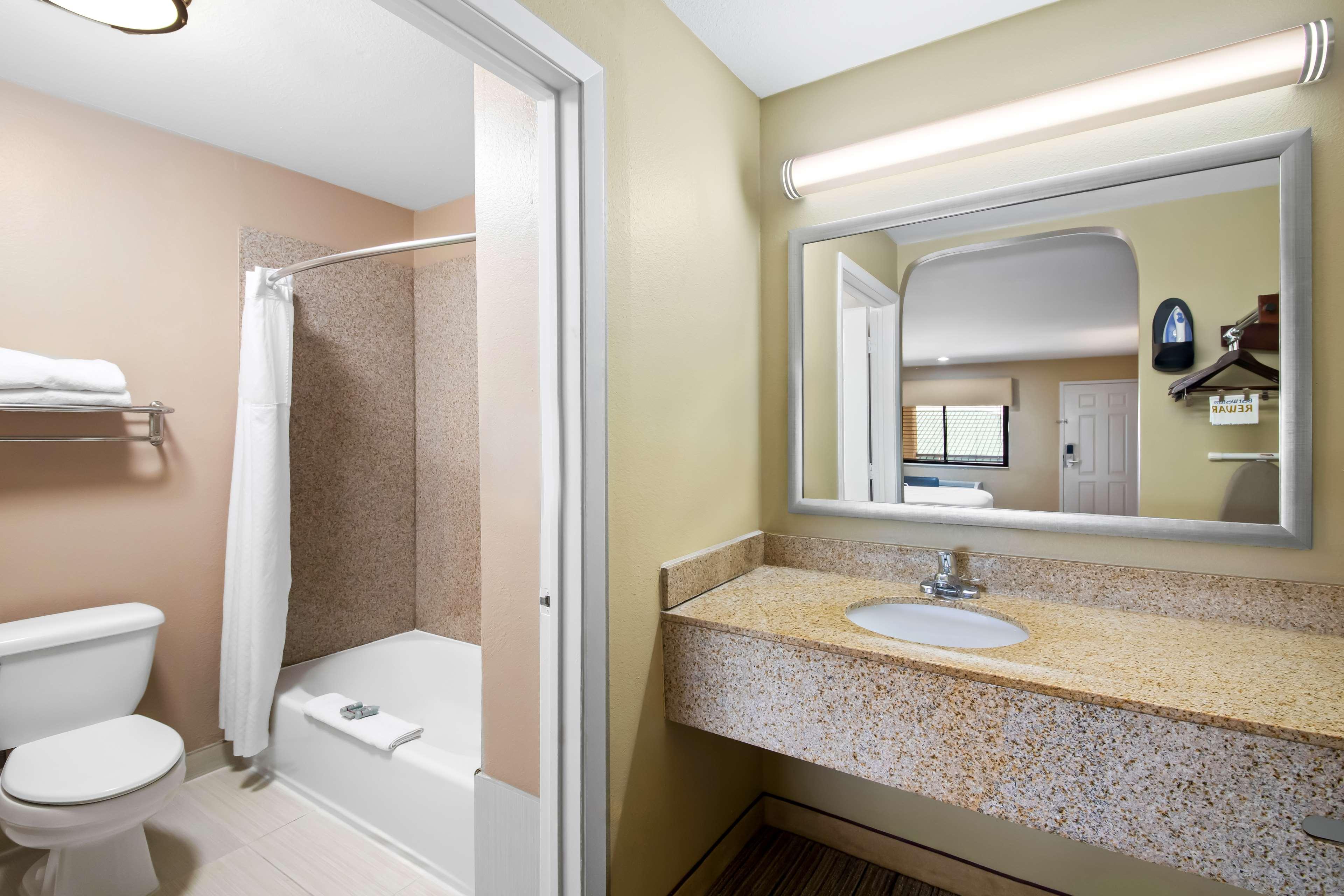 Double King Bed Non Smoking