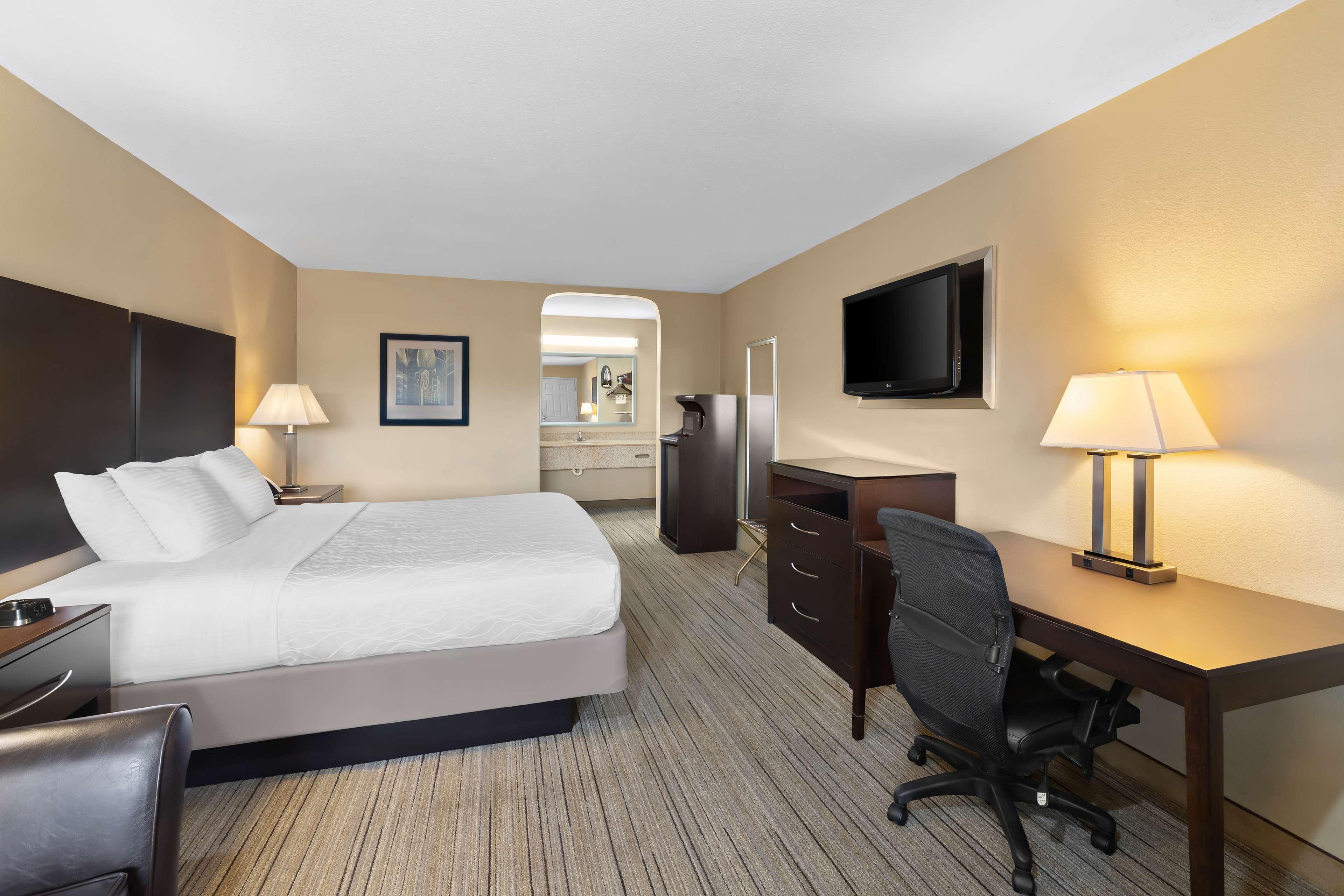 Double King Bed Non Smoking