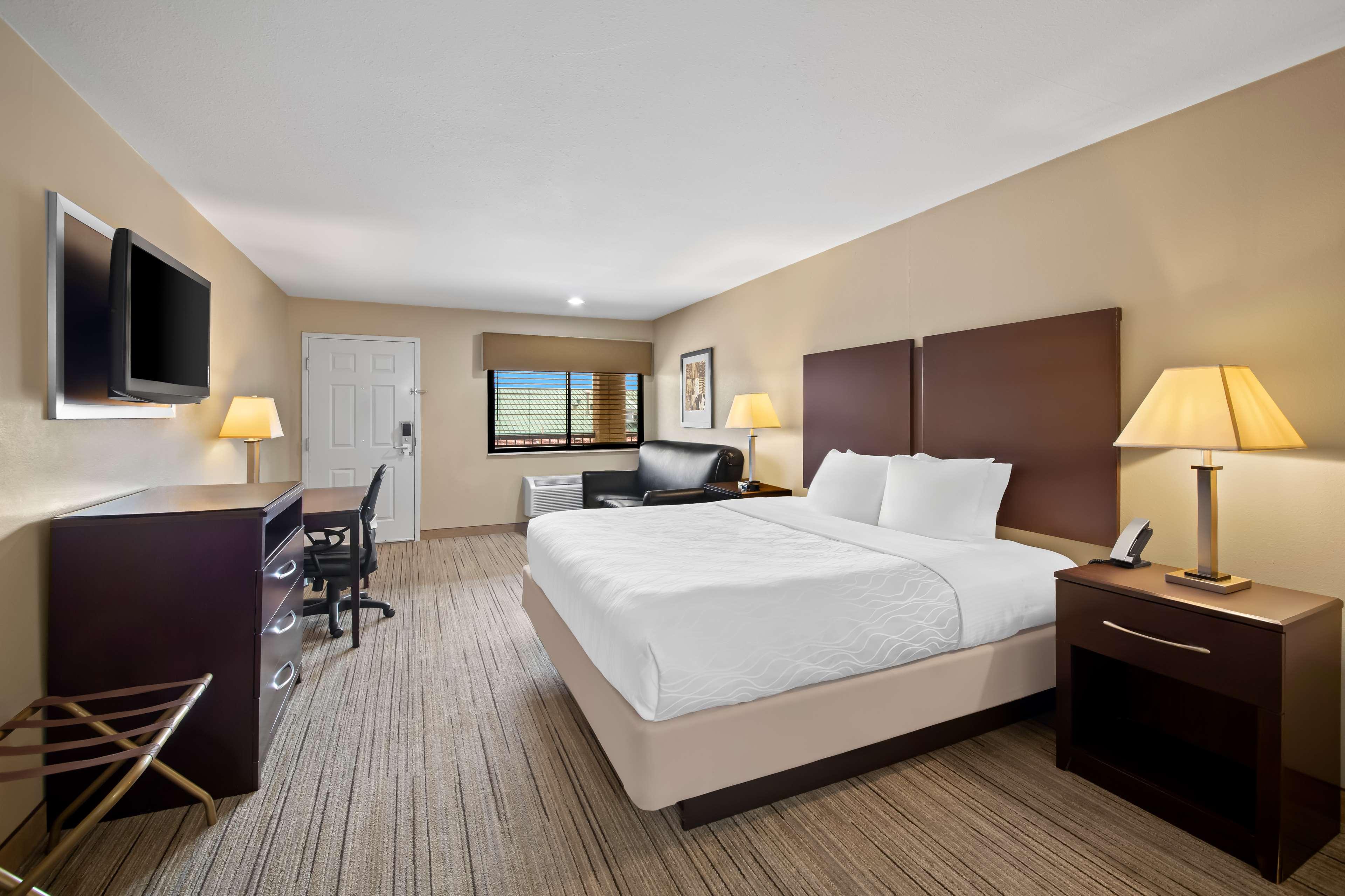 Double King Bed Non Smoking