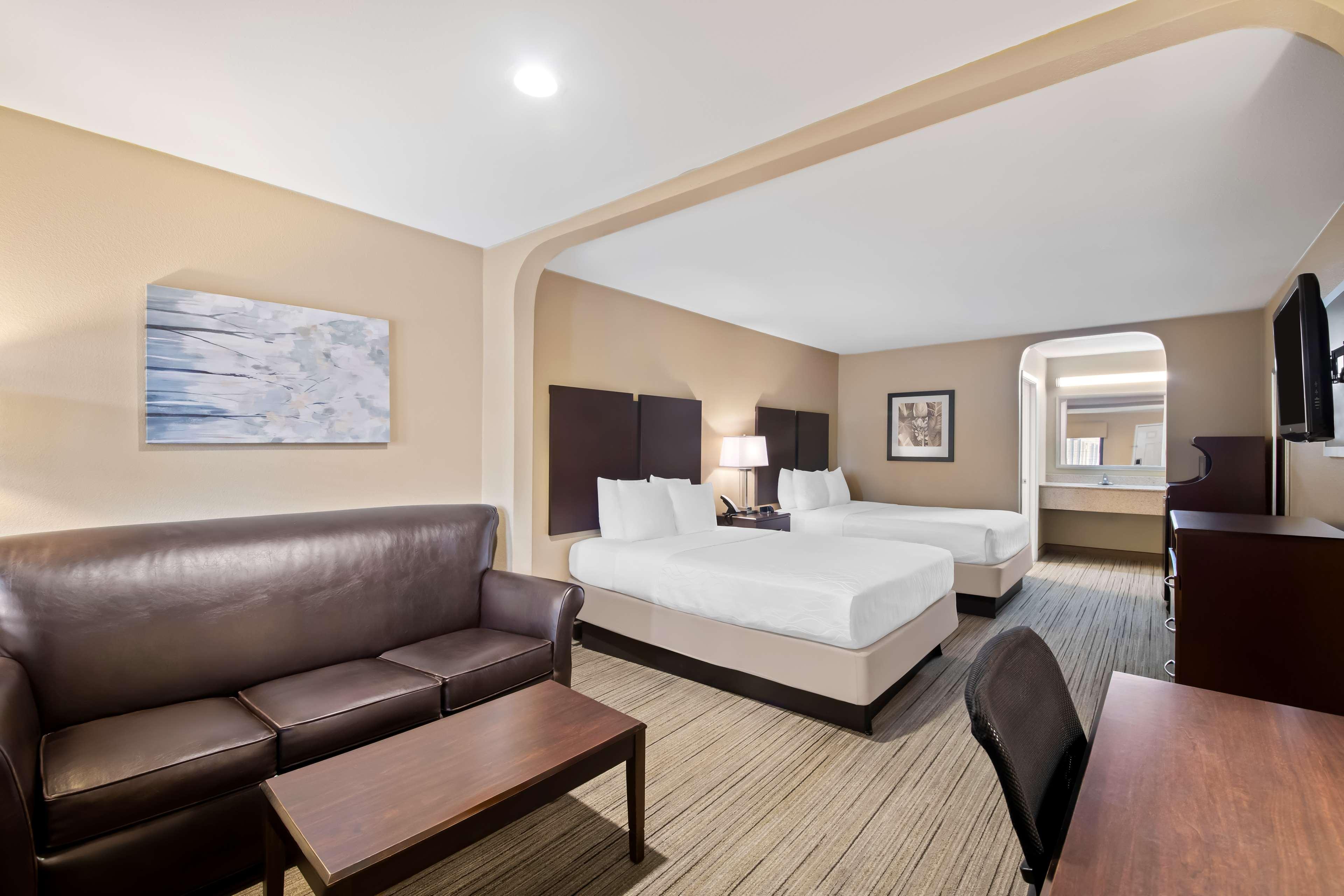 Quadruple Two Queen Beds