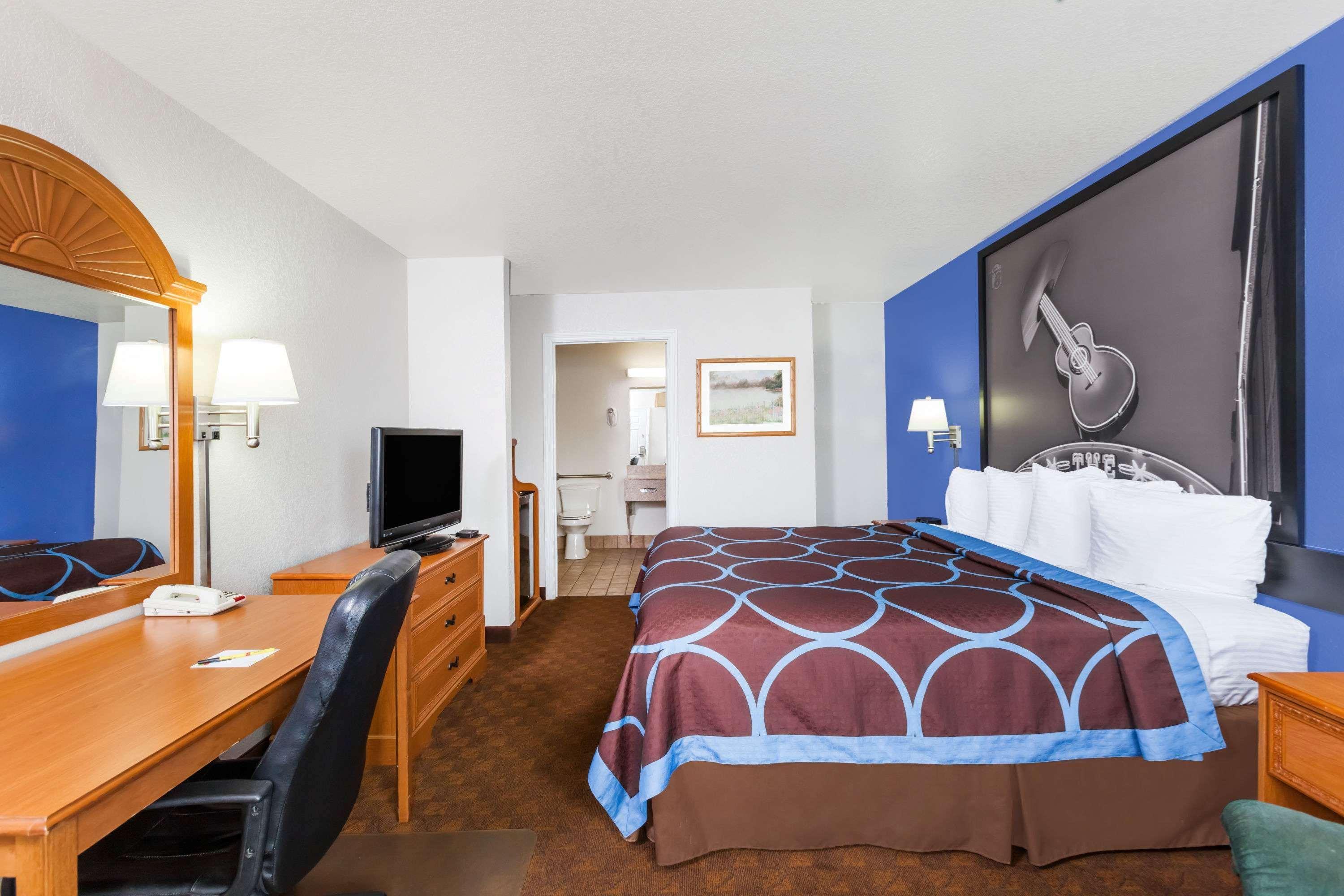 Room King Bed Non Smoking