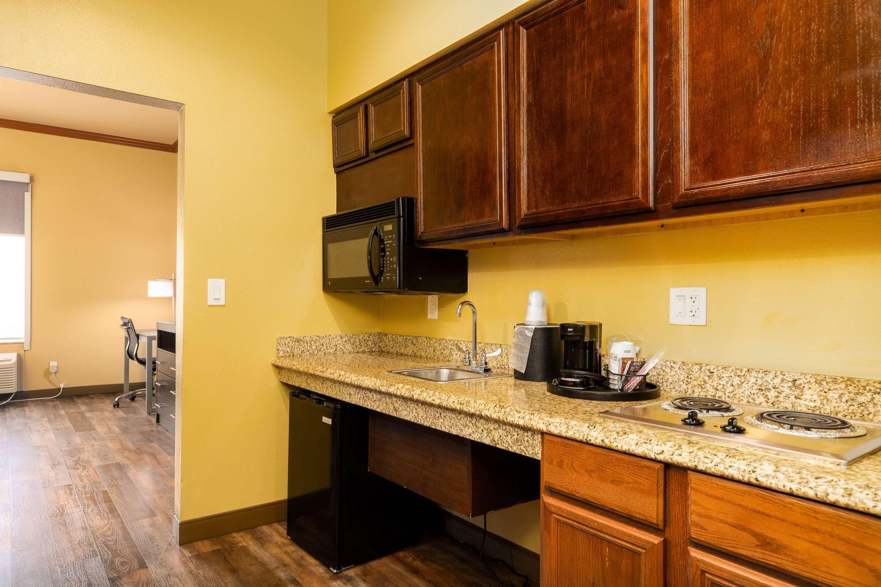 Suite Two Queen Beds