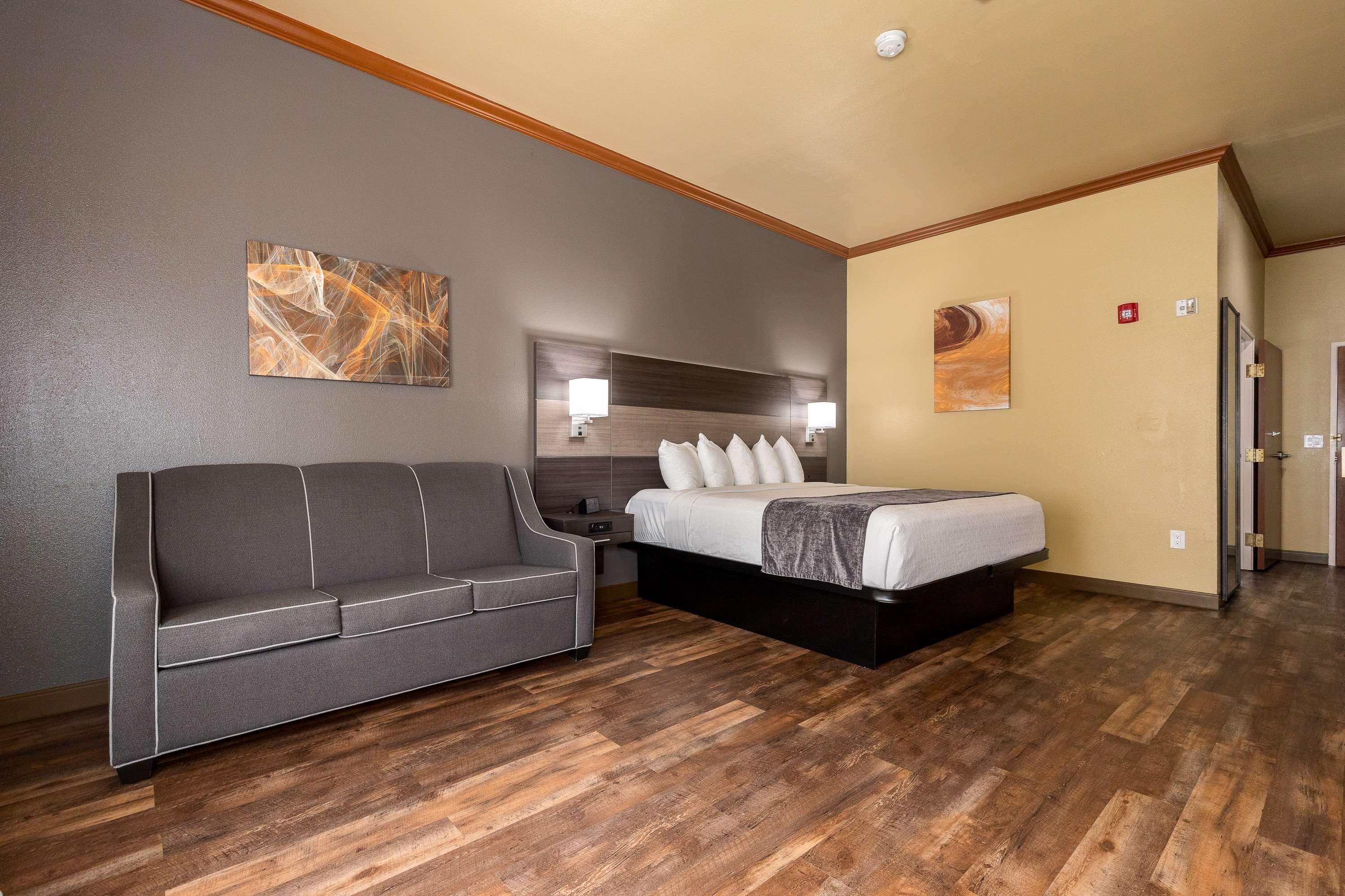 Room King Bed Non Smoking