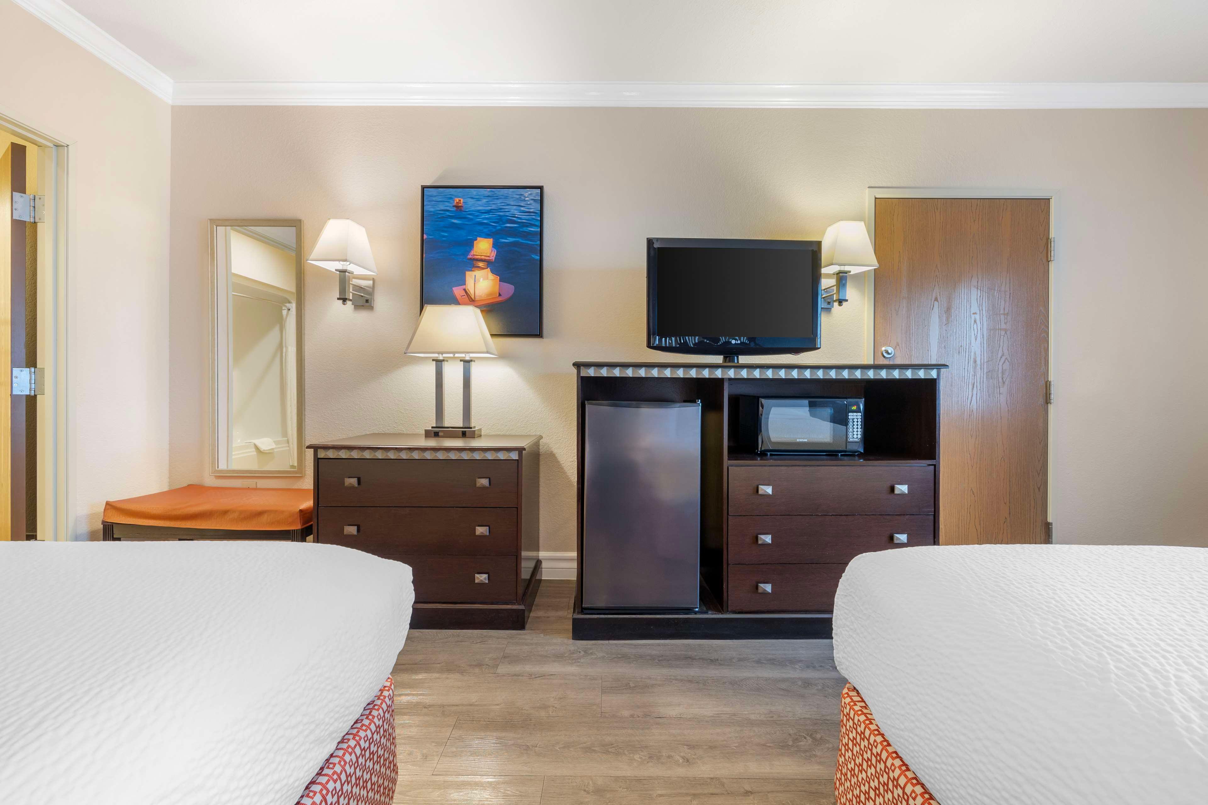 Room Two Queen Beds Non Smoking