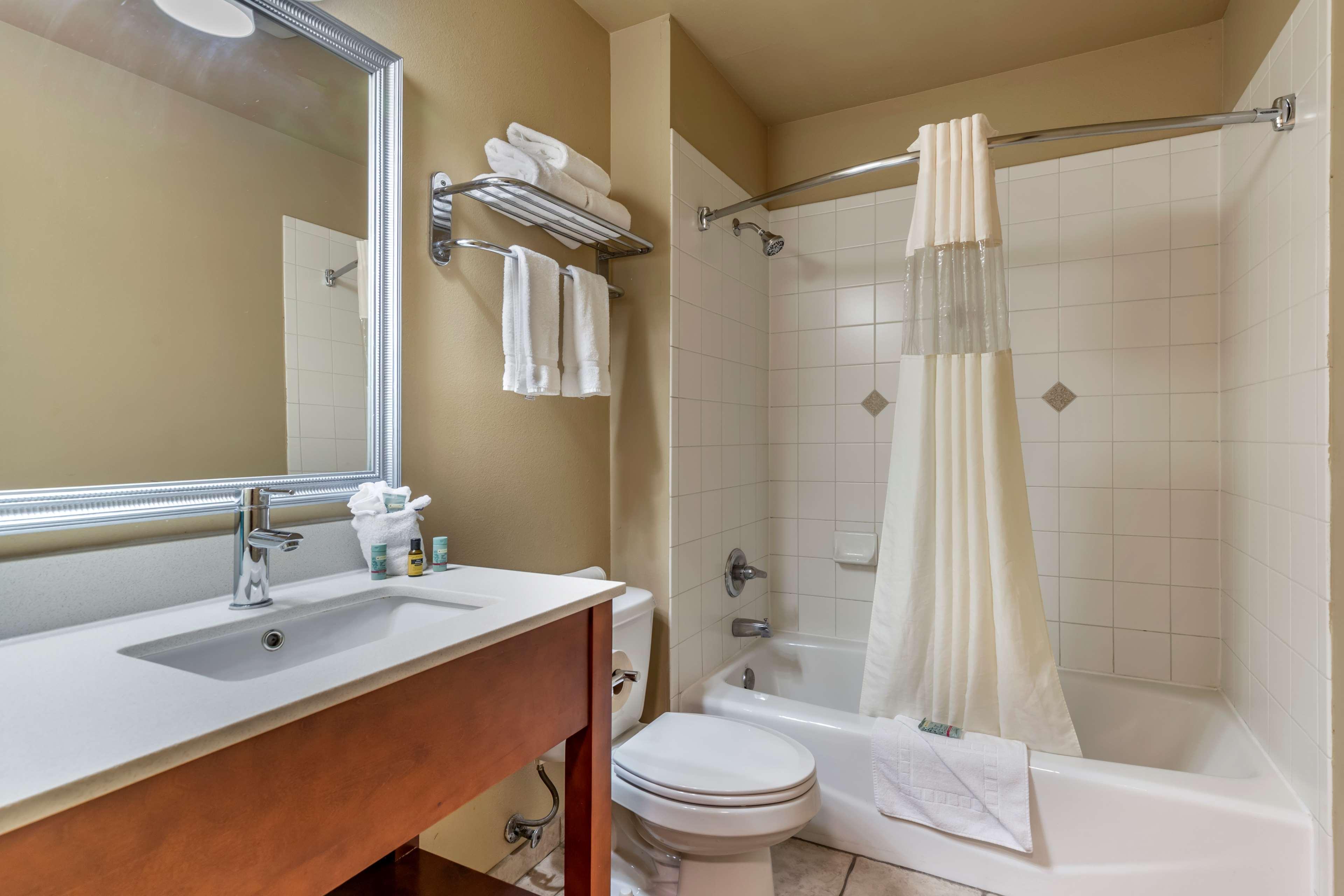 Suite Deluxe King Bed