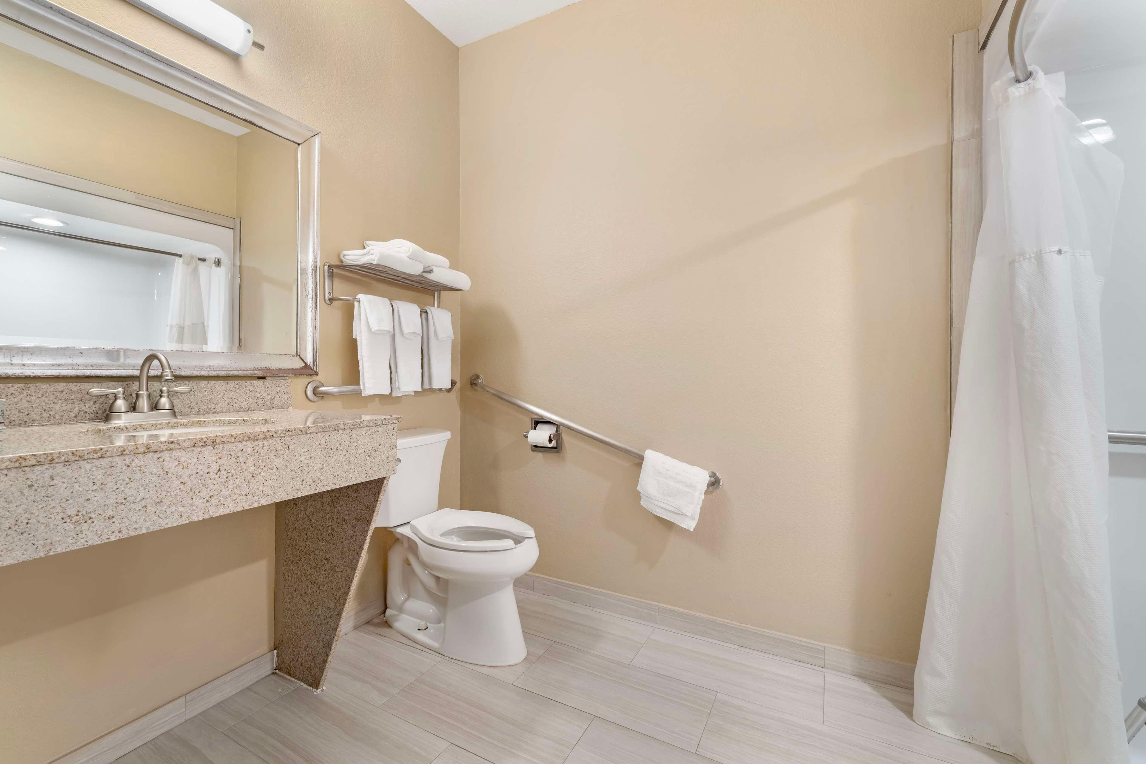 Room King Bed Non Smoking