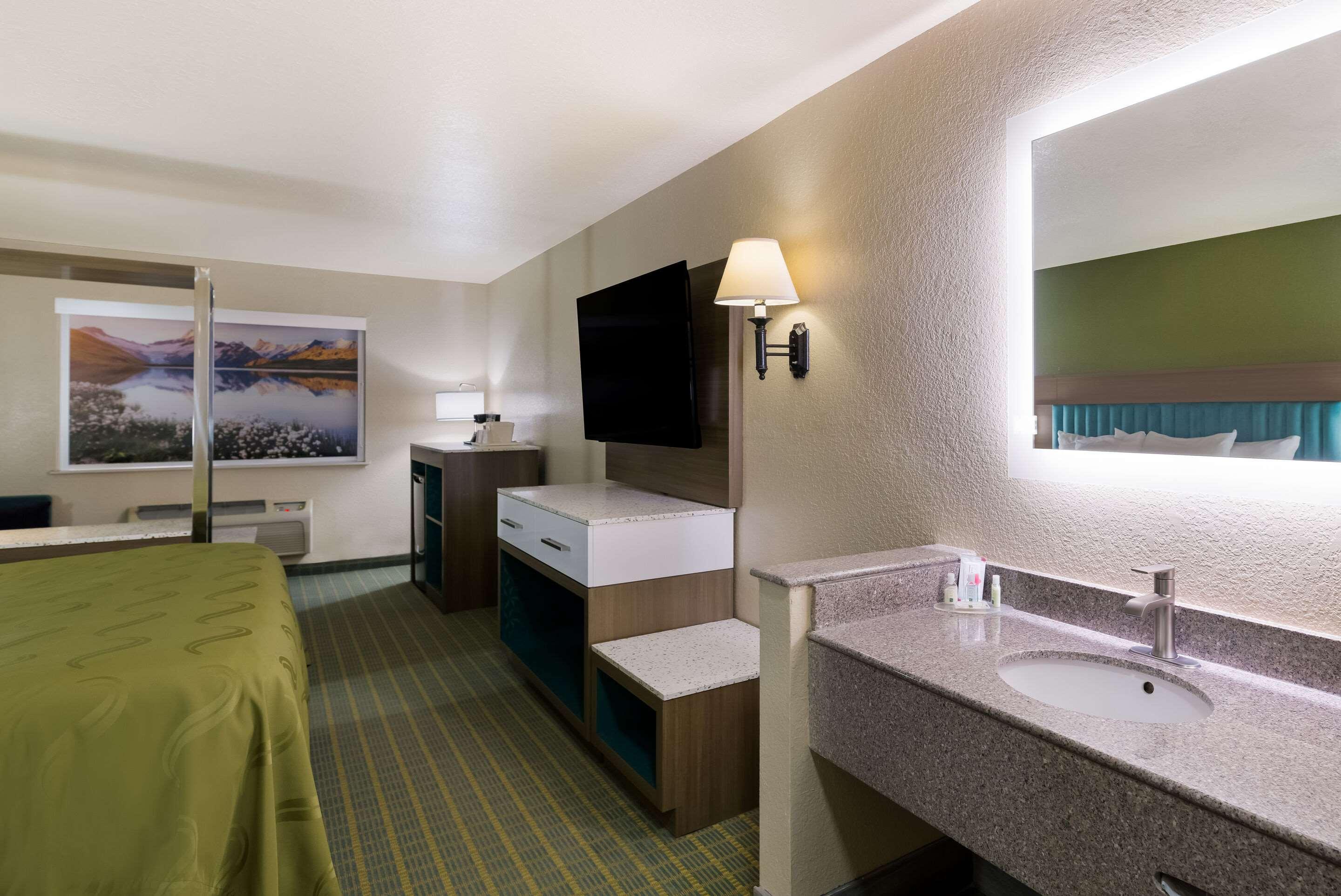 Double King Bed Non Smoking