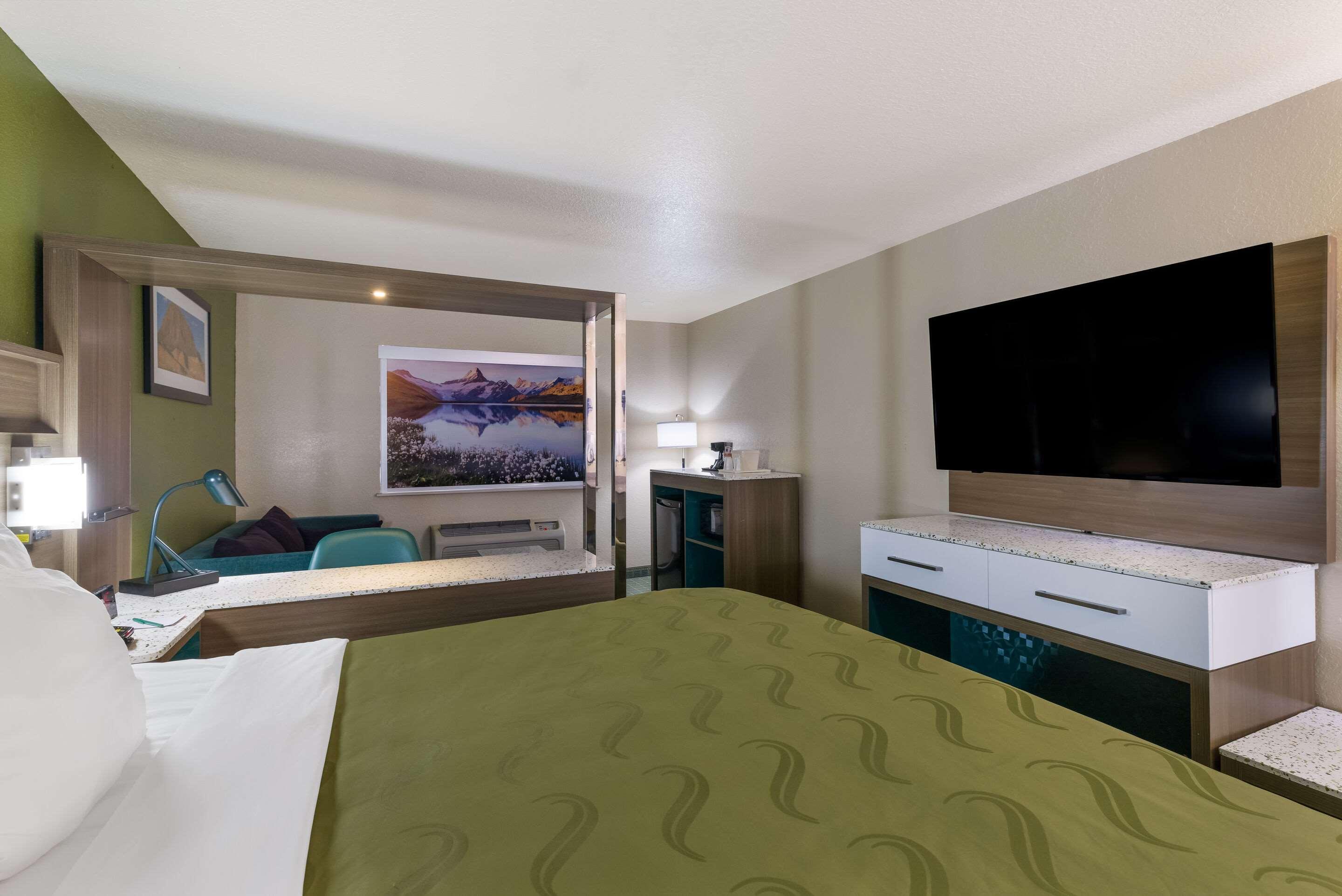 Double King Bed Non Smoking